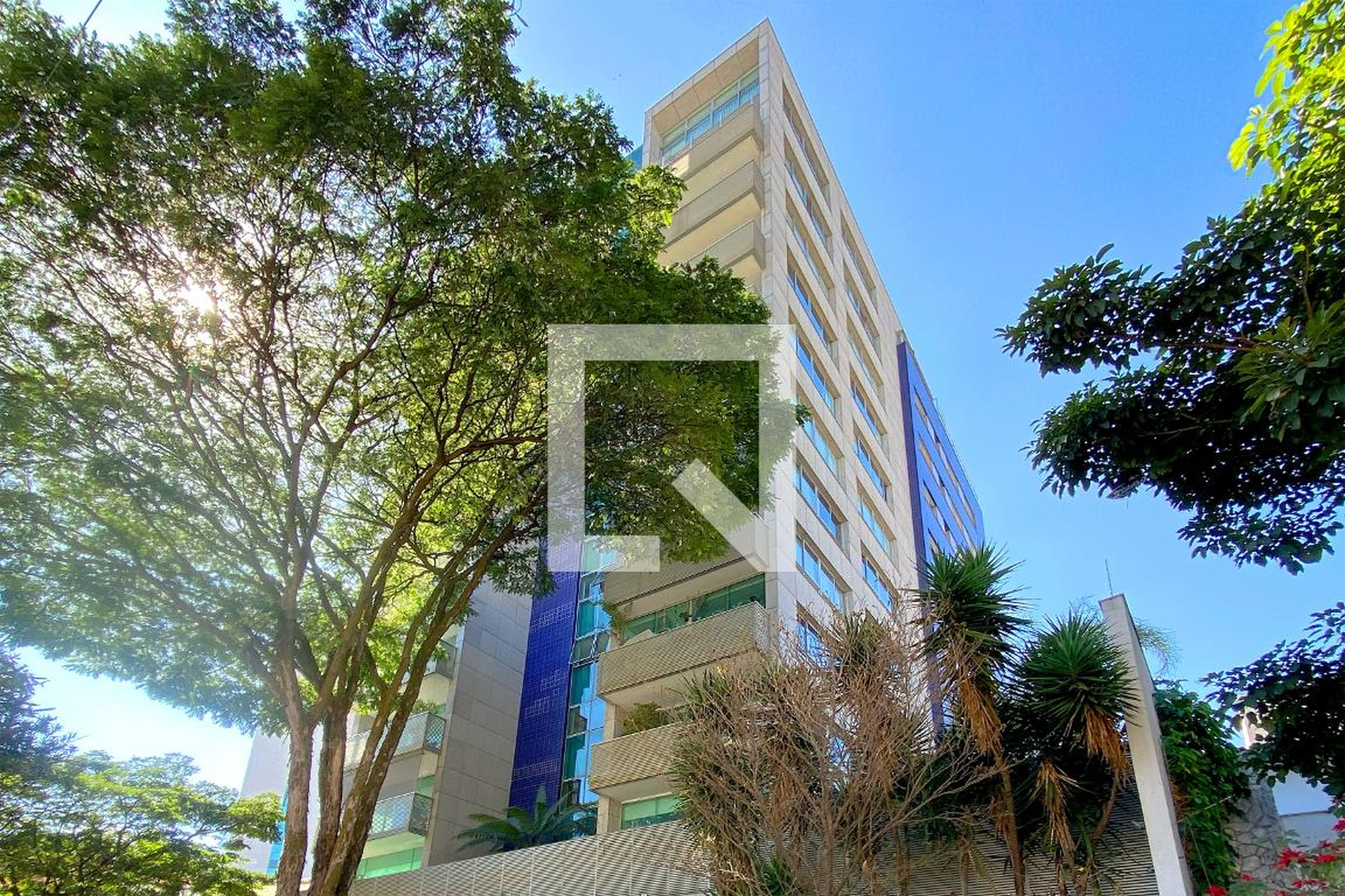 Fachada Edifício Village da Serra