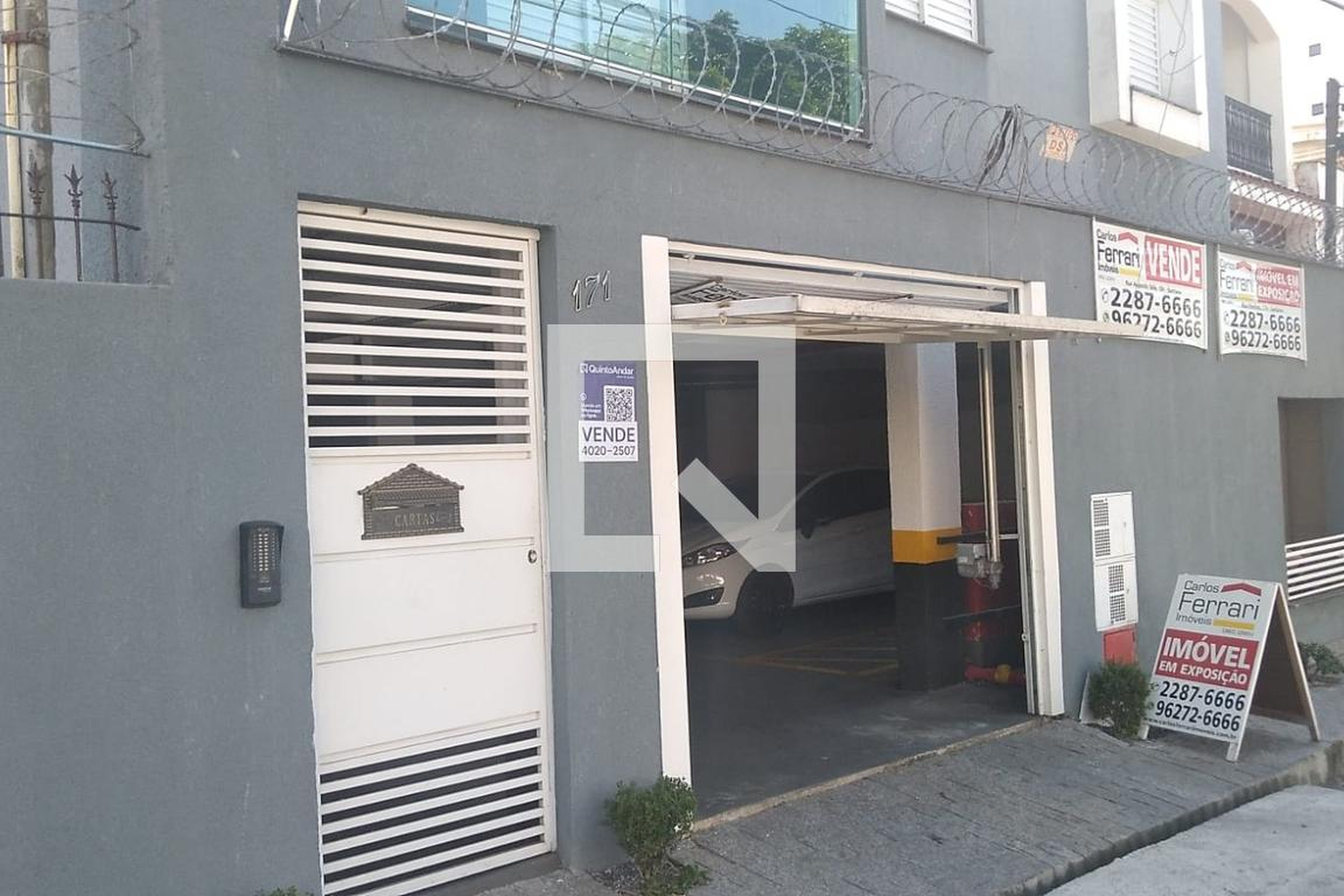 Fachada Condomínio em Rua Professor Valério Giuli, 171