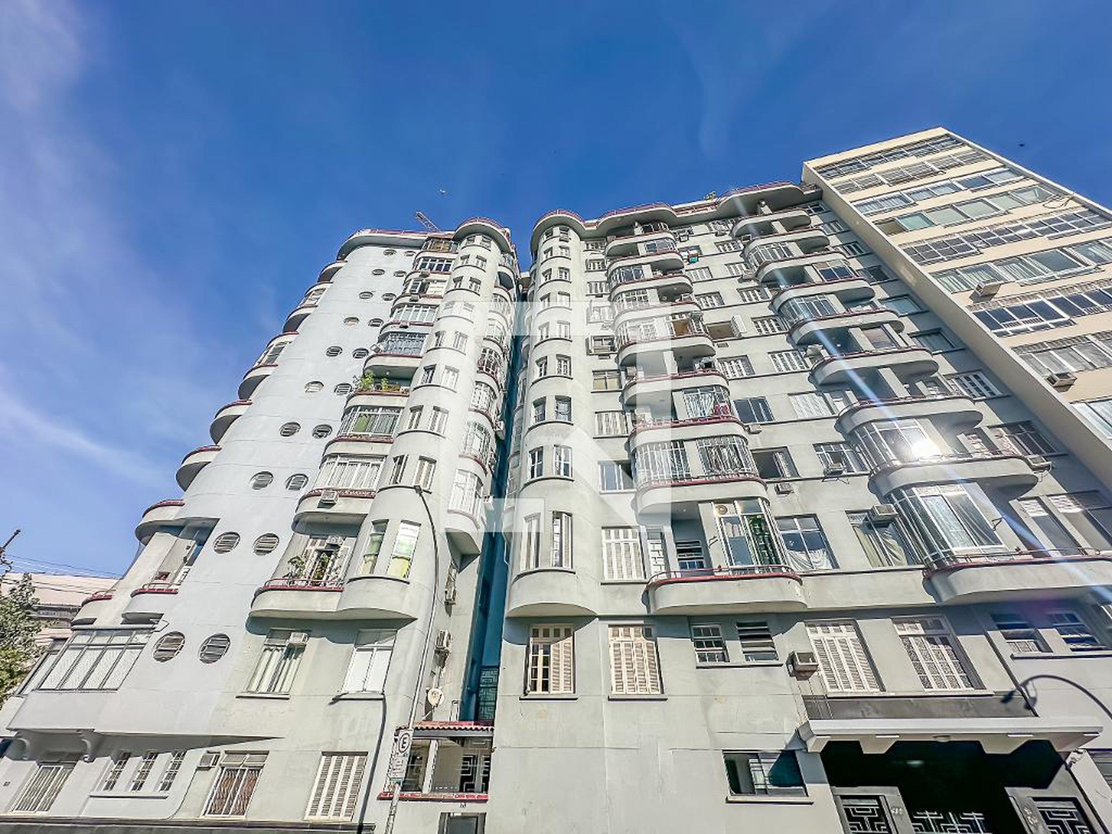 Fachada Condomínio em Rua do Russel, 396