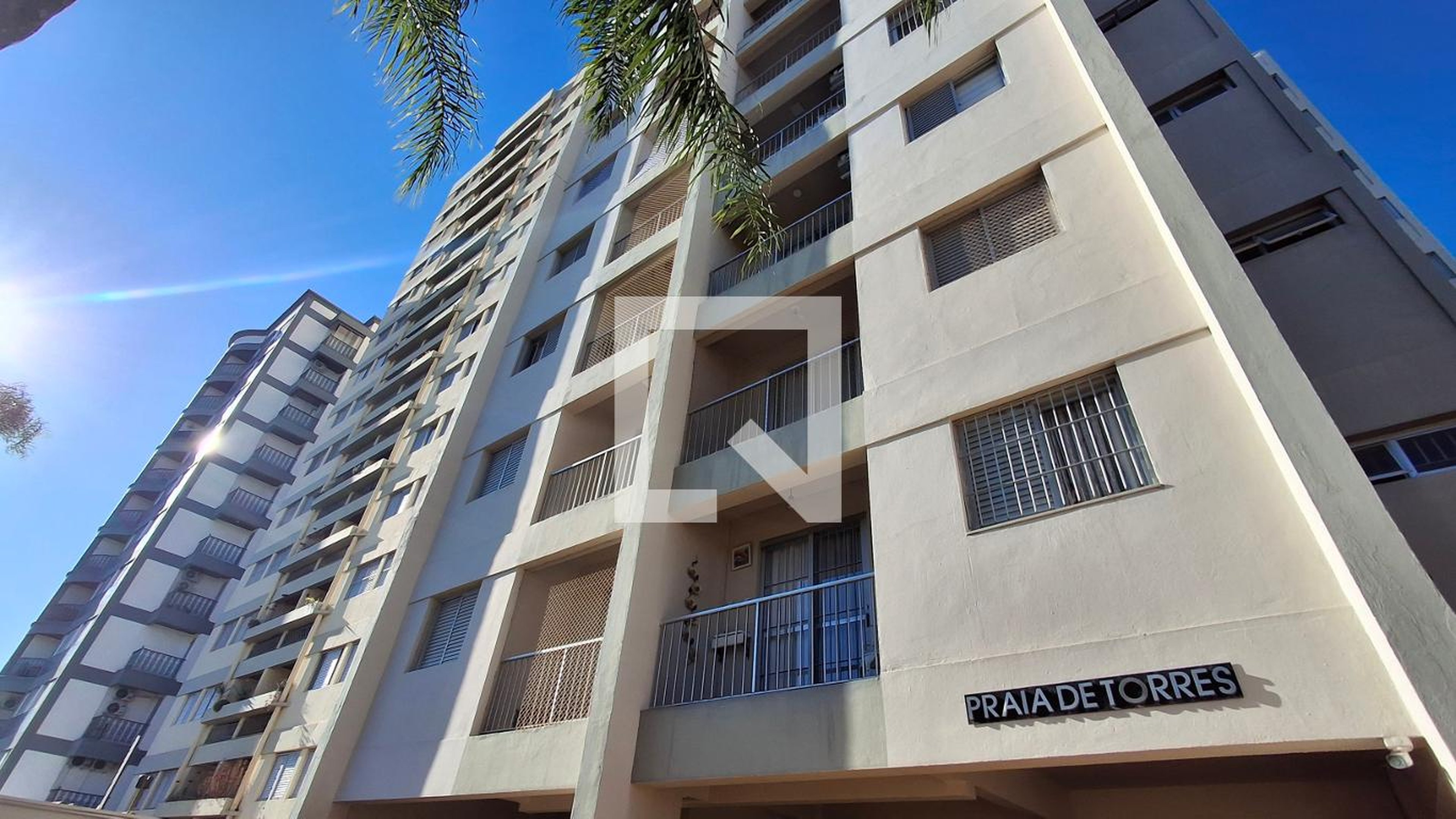 Fachada Condomínio em Rua Vitoriano dos Anjos, 507