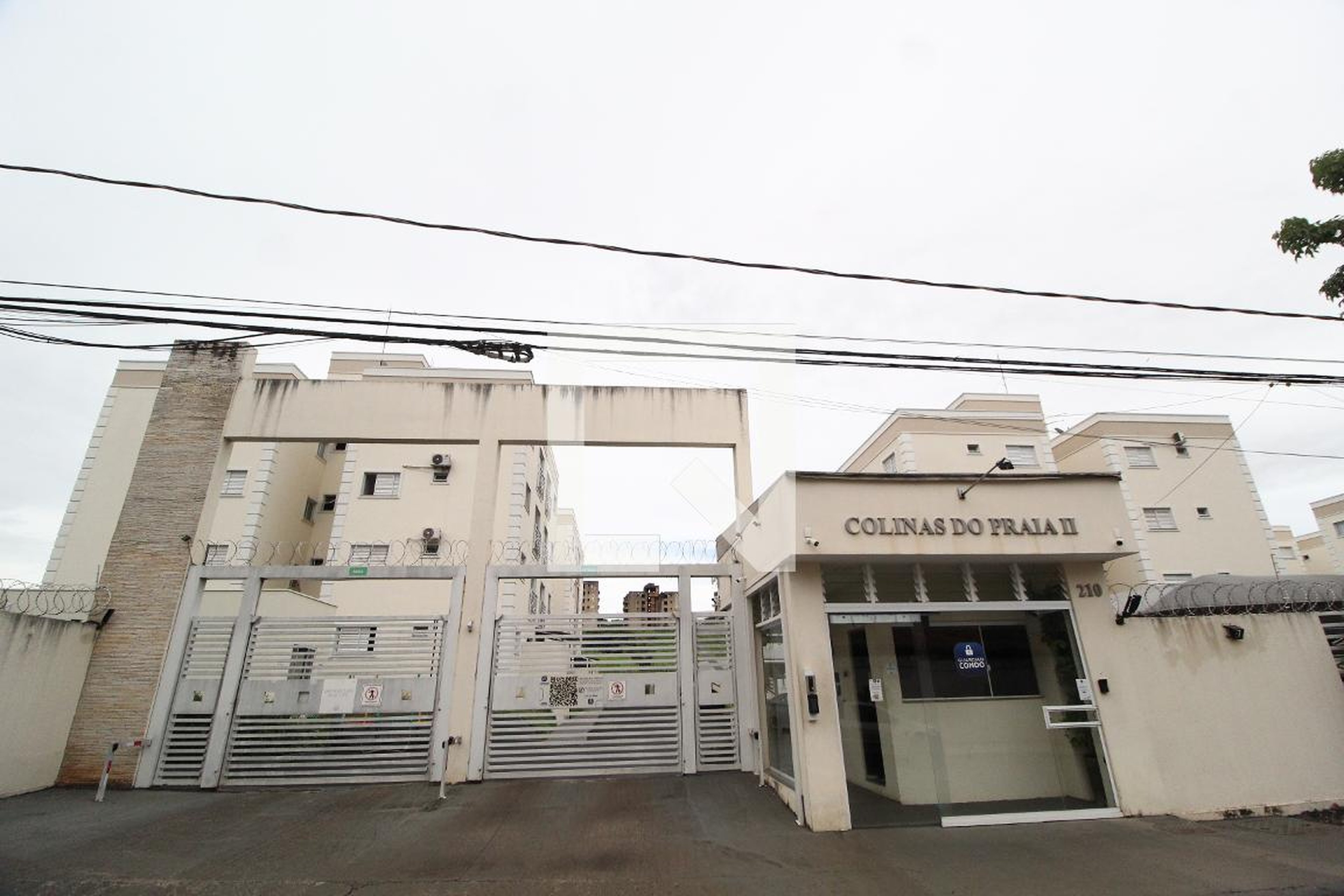 Fachada Condomínio Colinas do Praia II