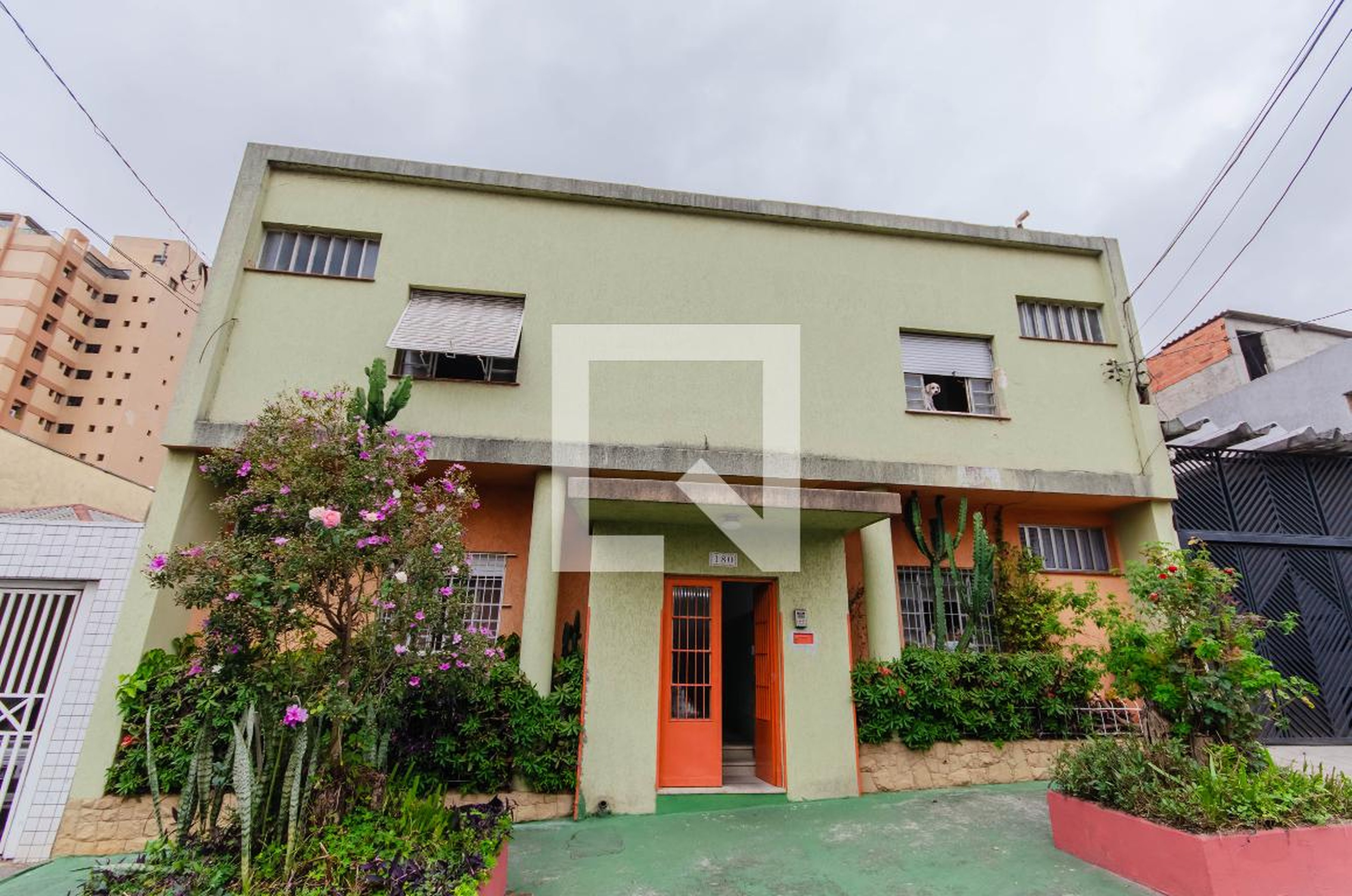 Fachada Condomínio em Rua Gonçalves Ledo, 180