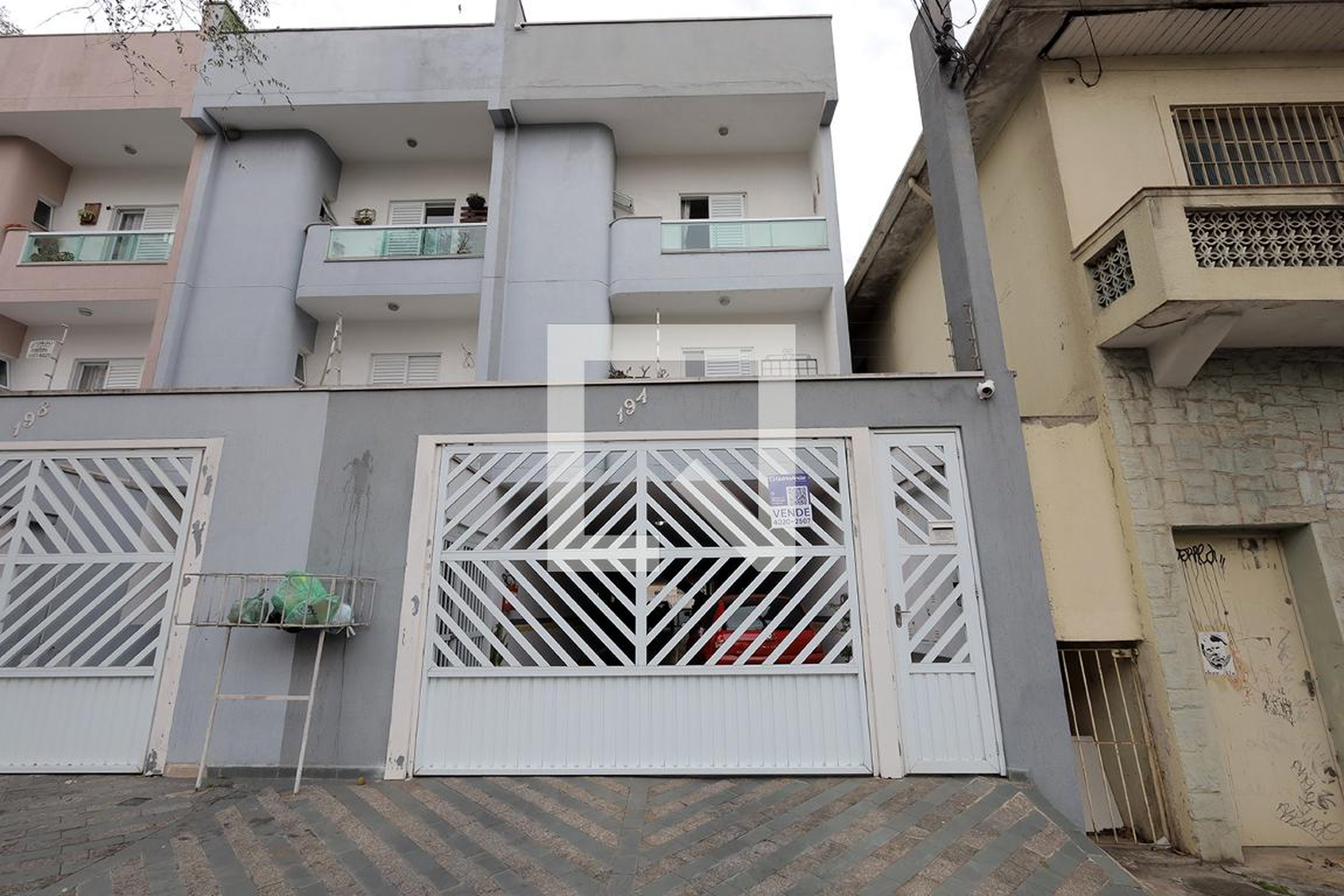 Fachada Condomínio em Rua Cotoxó, 194