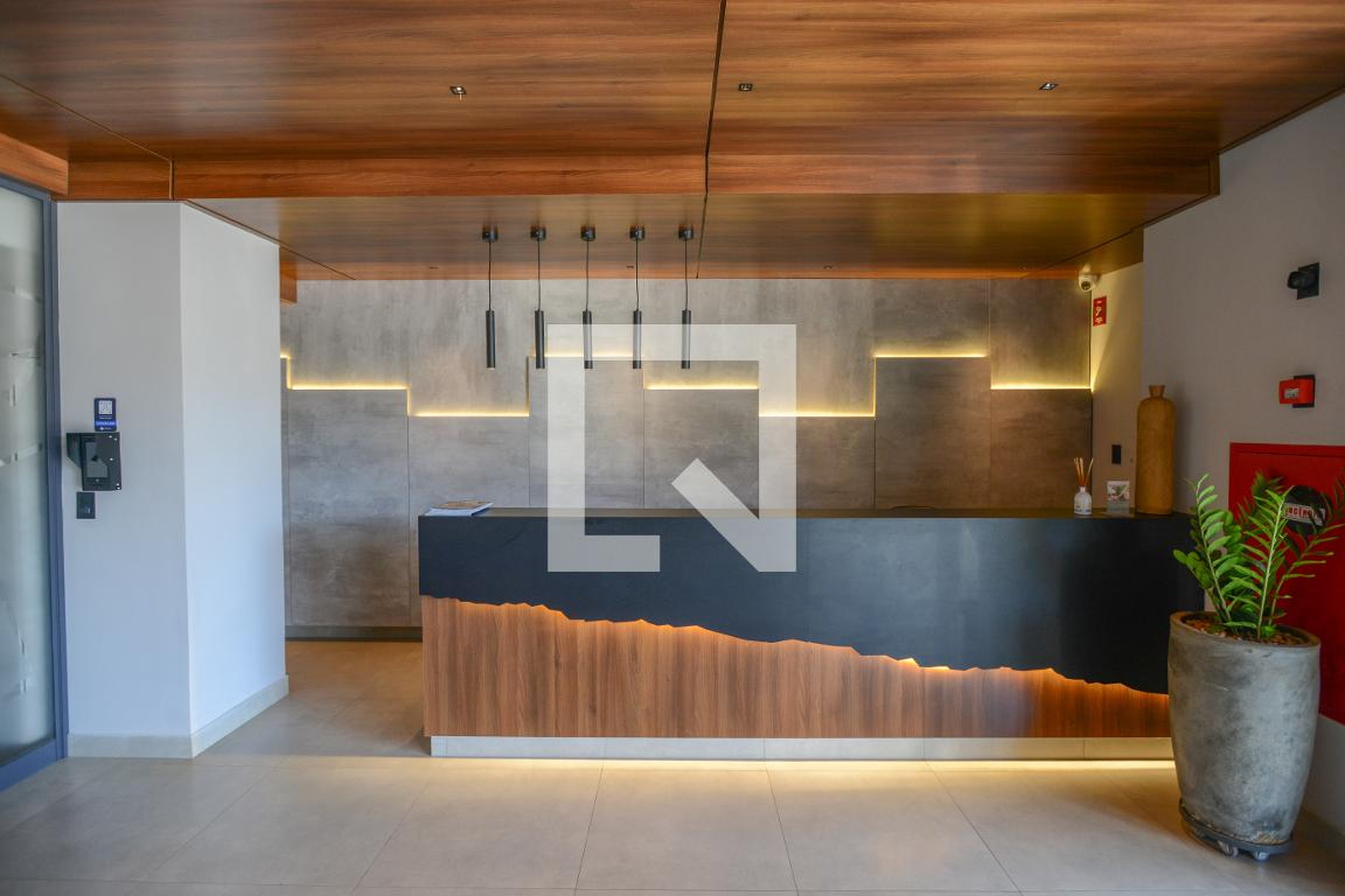 Hall de entrada Condomínio em Rua Professor Doutor Francisco Orlando Alonso, 700