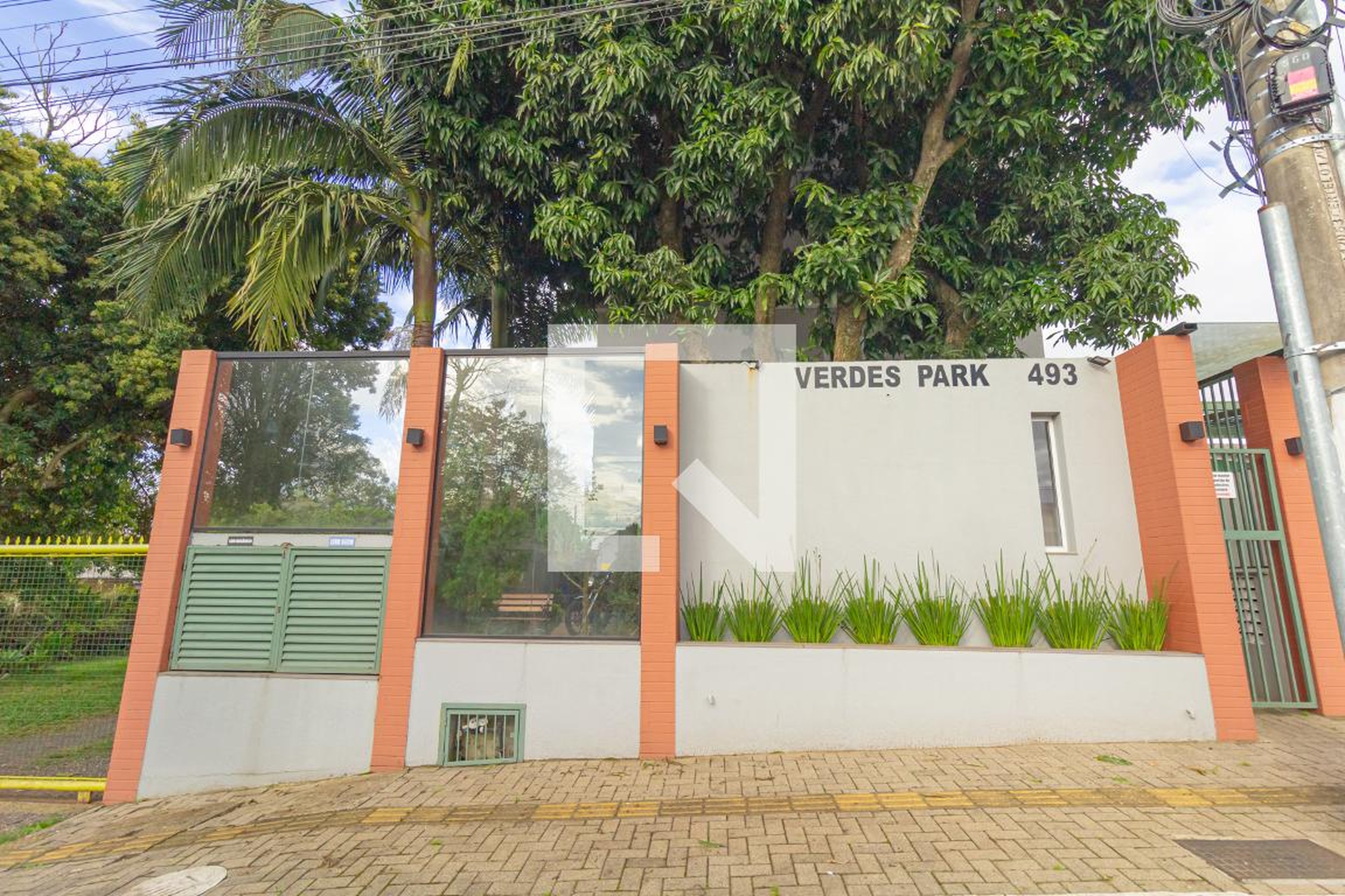 Fachada do Condomínio Condomínio em Rua Doutor Olávo Fernandes, 493