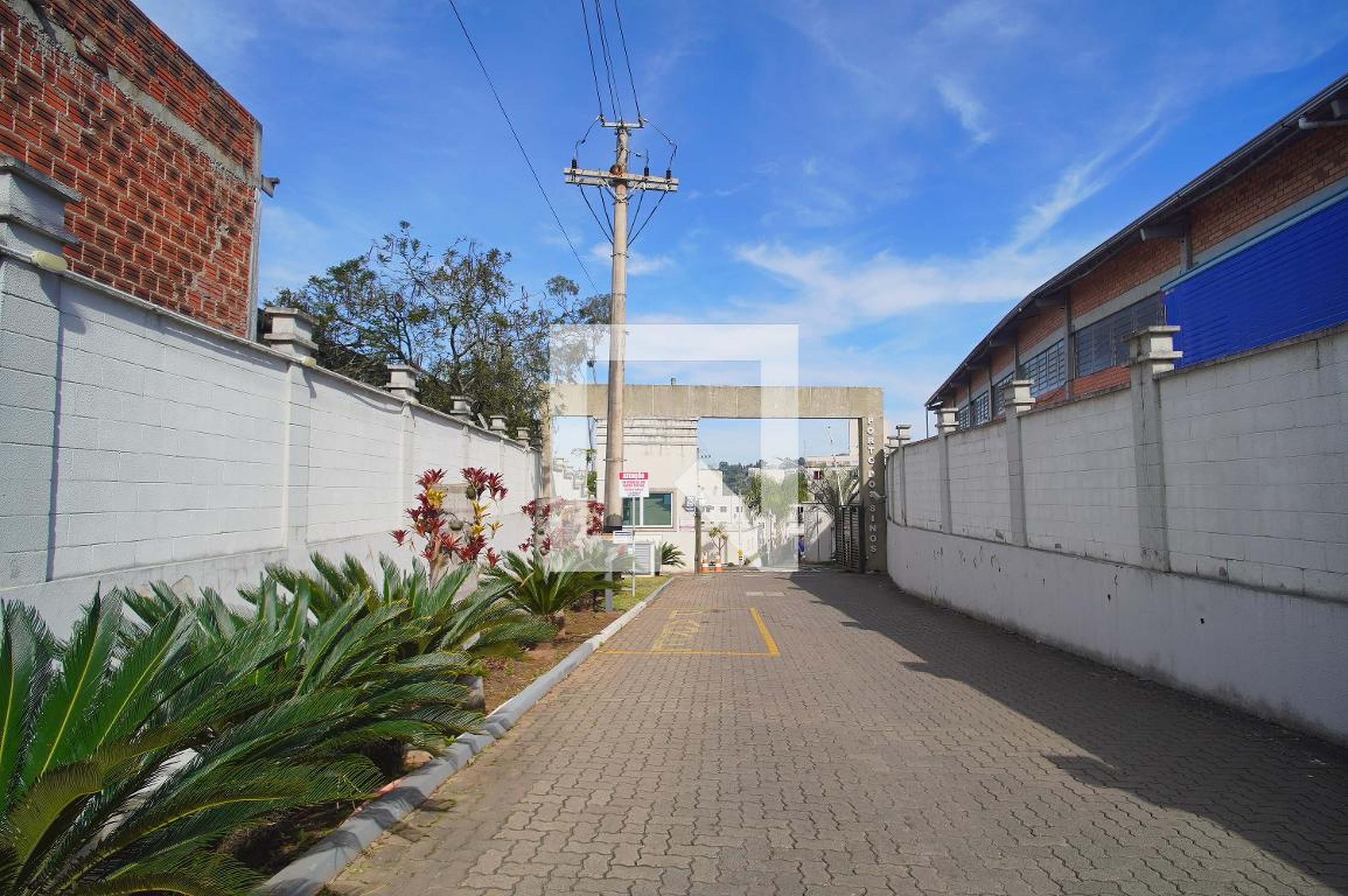 Fachada Condomínio em Rua Guia Lopes, 100