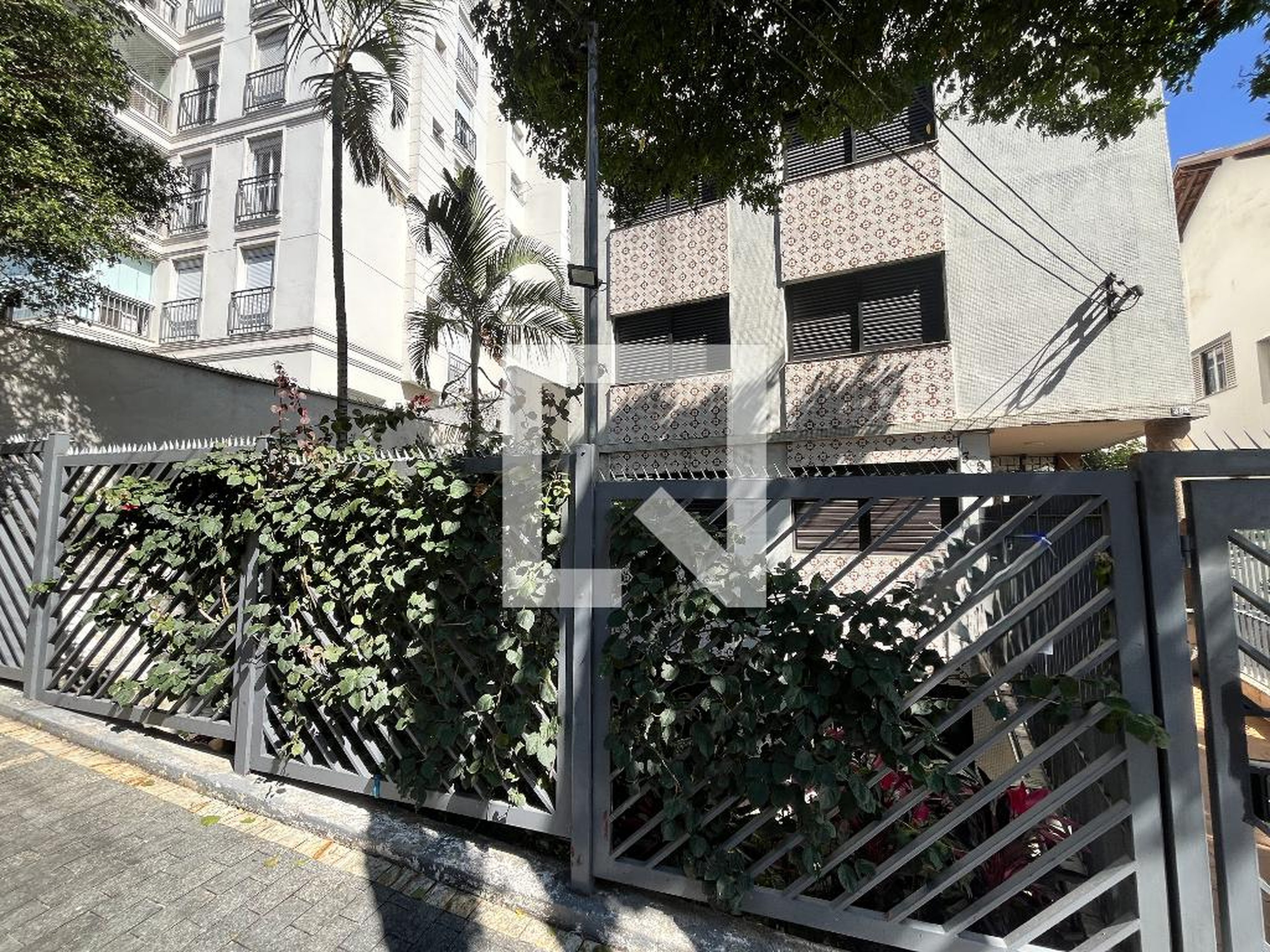 Fachada Condomínio em Rua Aureliano Leal, 259