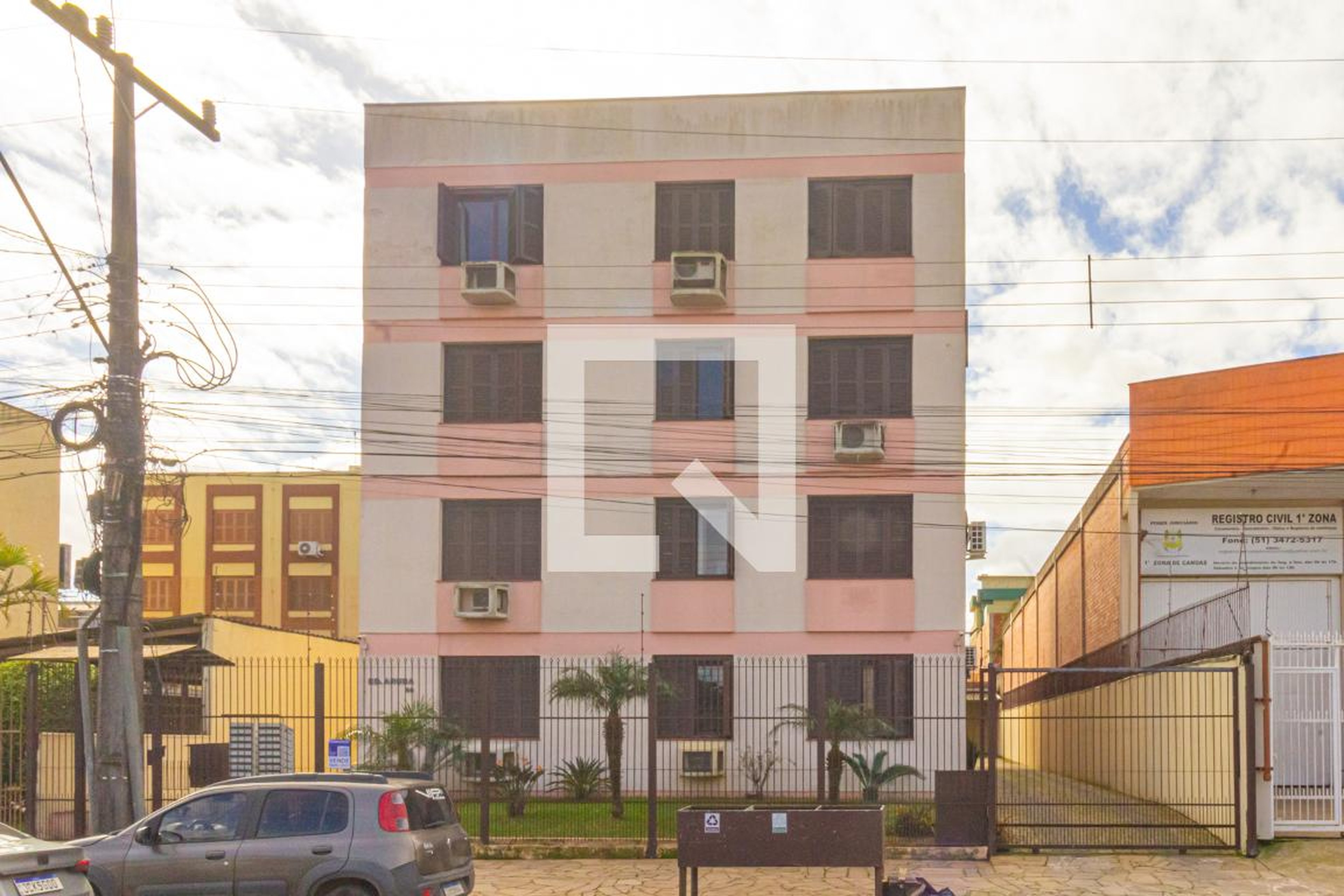 Fachada Condomínio em Rua Padre Anchieta, 66