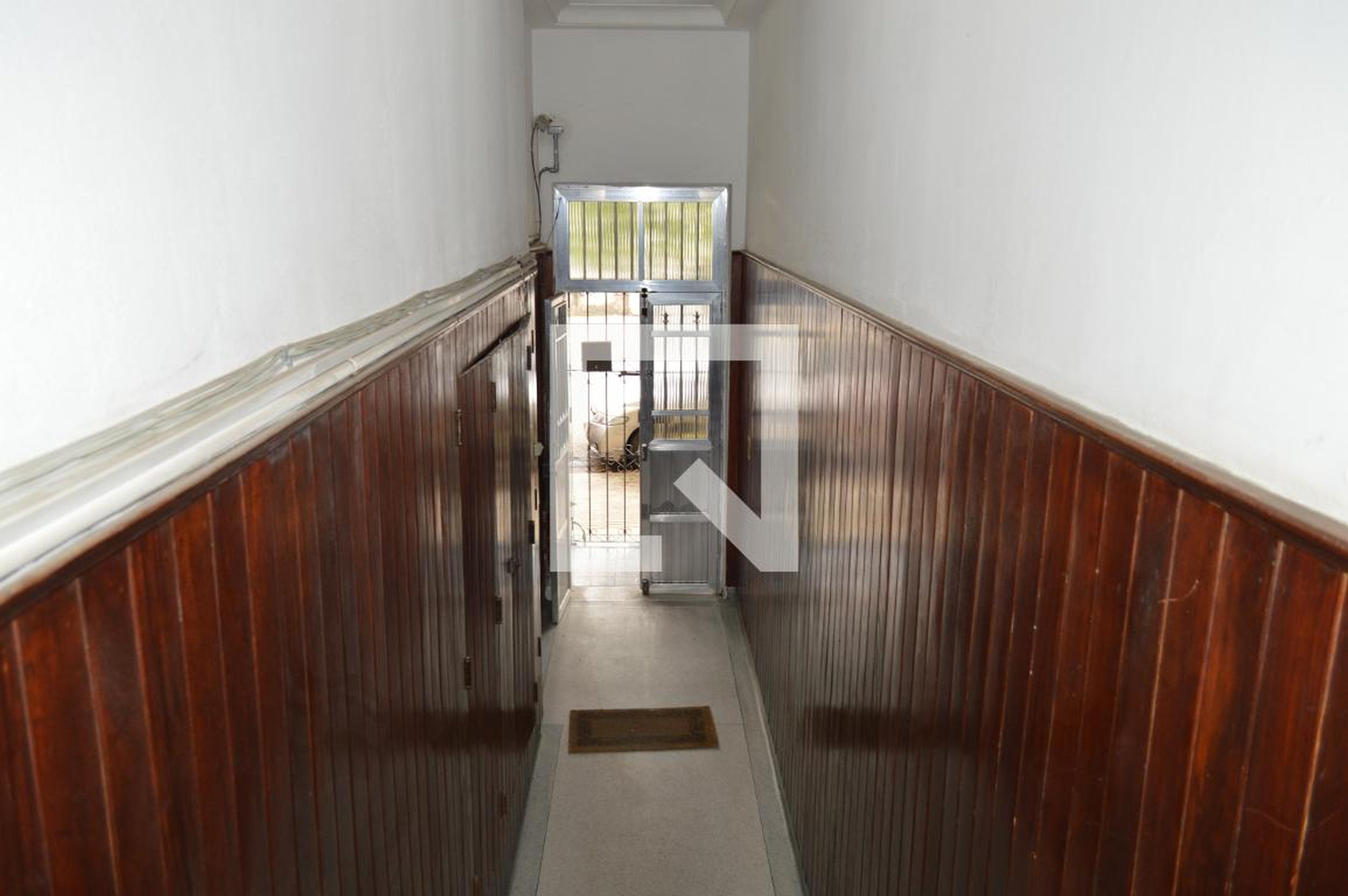 Entrada Condomínio em Rua Bom Pastor, 192