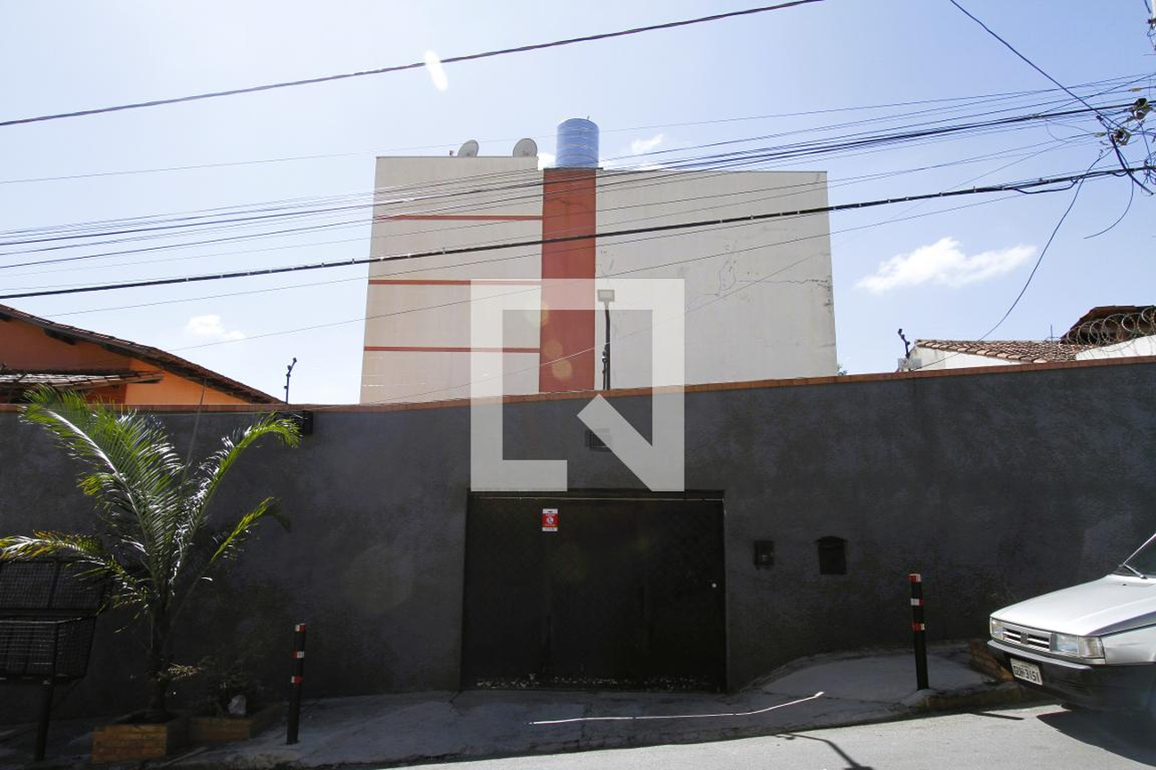 Fachada Condomínio em Rua Mario Coutinho, 51