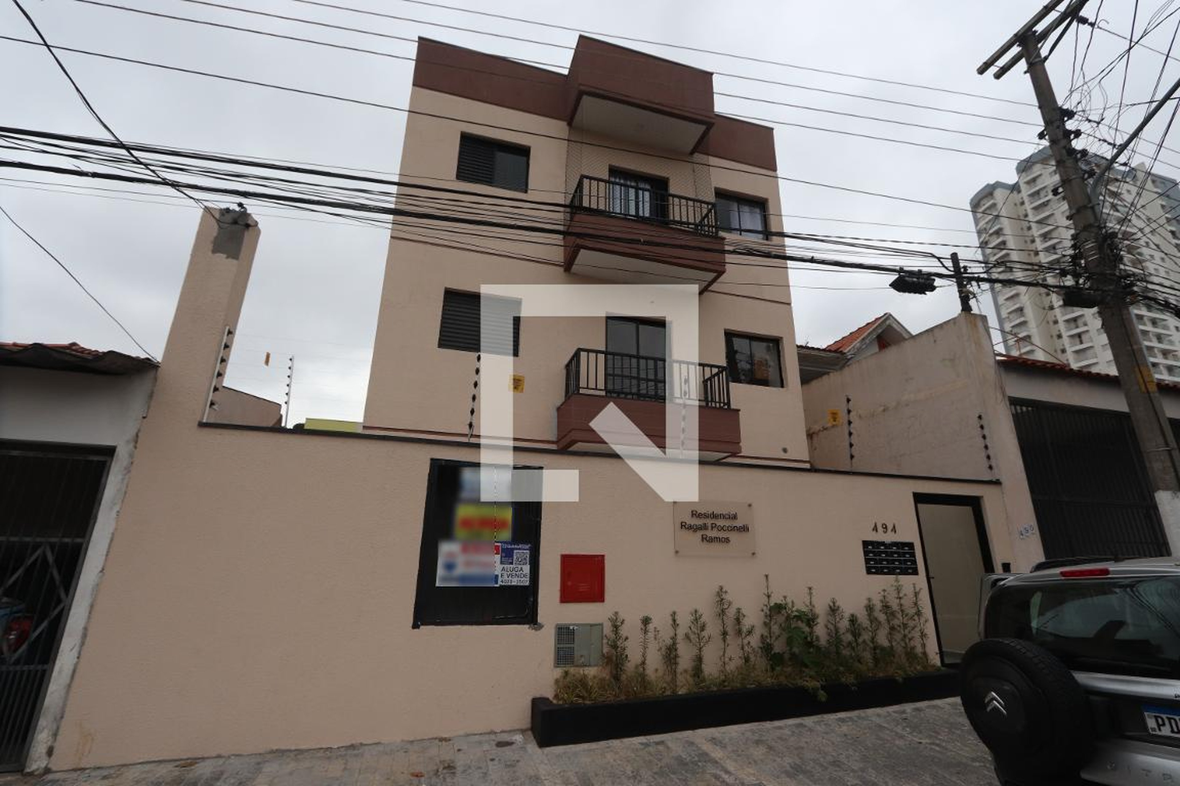 Fachada do condomínio Condomínio em Rua Fabiano Alves, 574