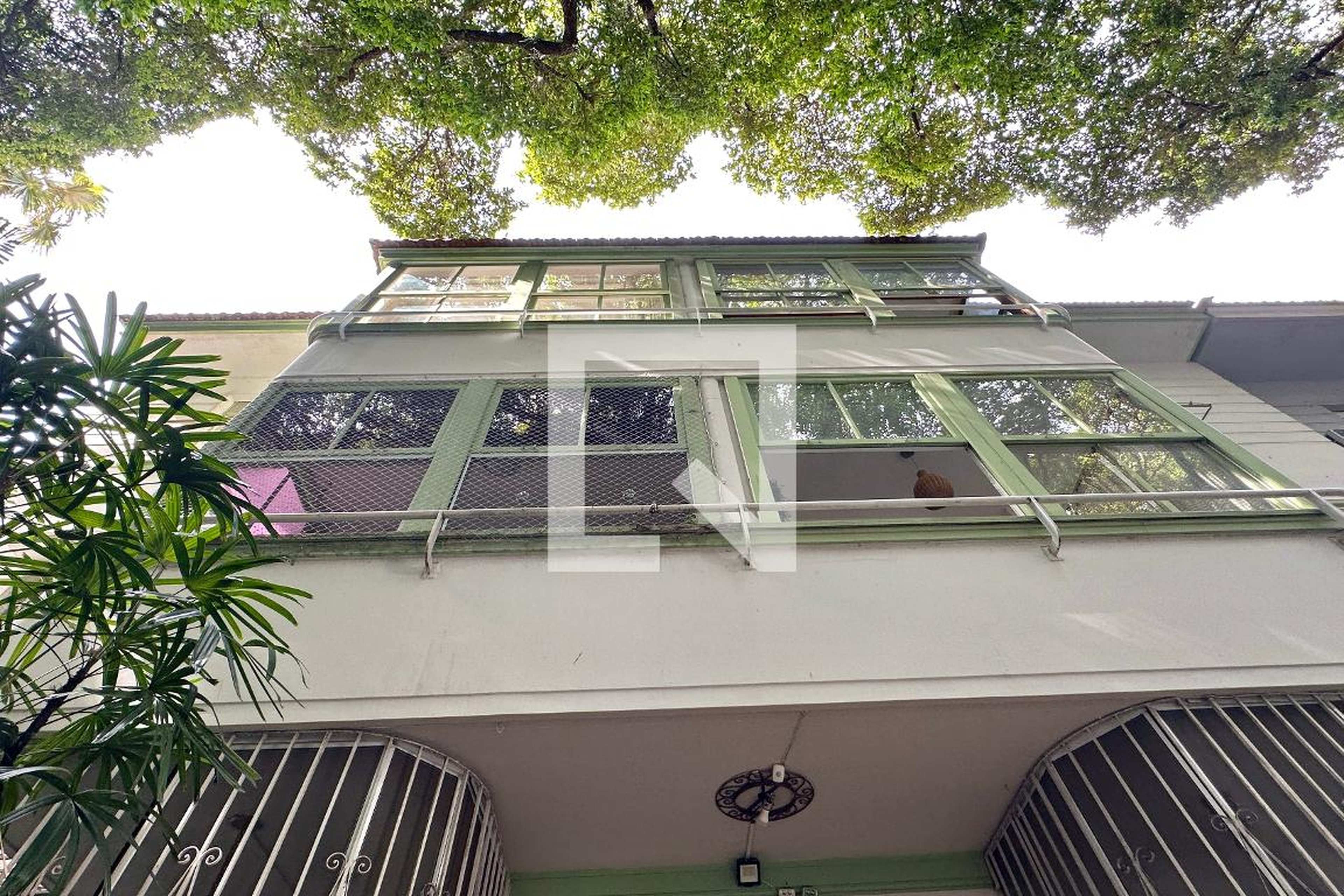 Fachada Condomínio em Rua Dona Mariana, 25