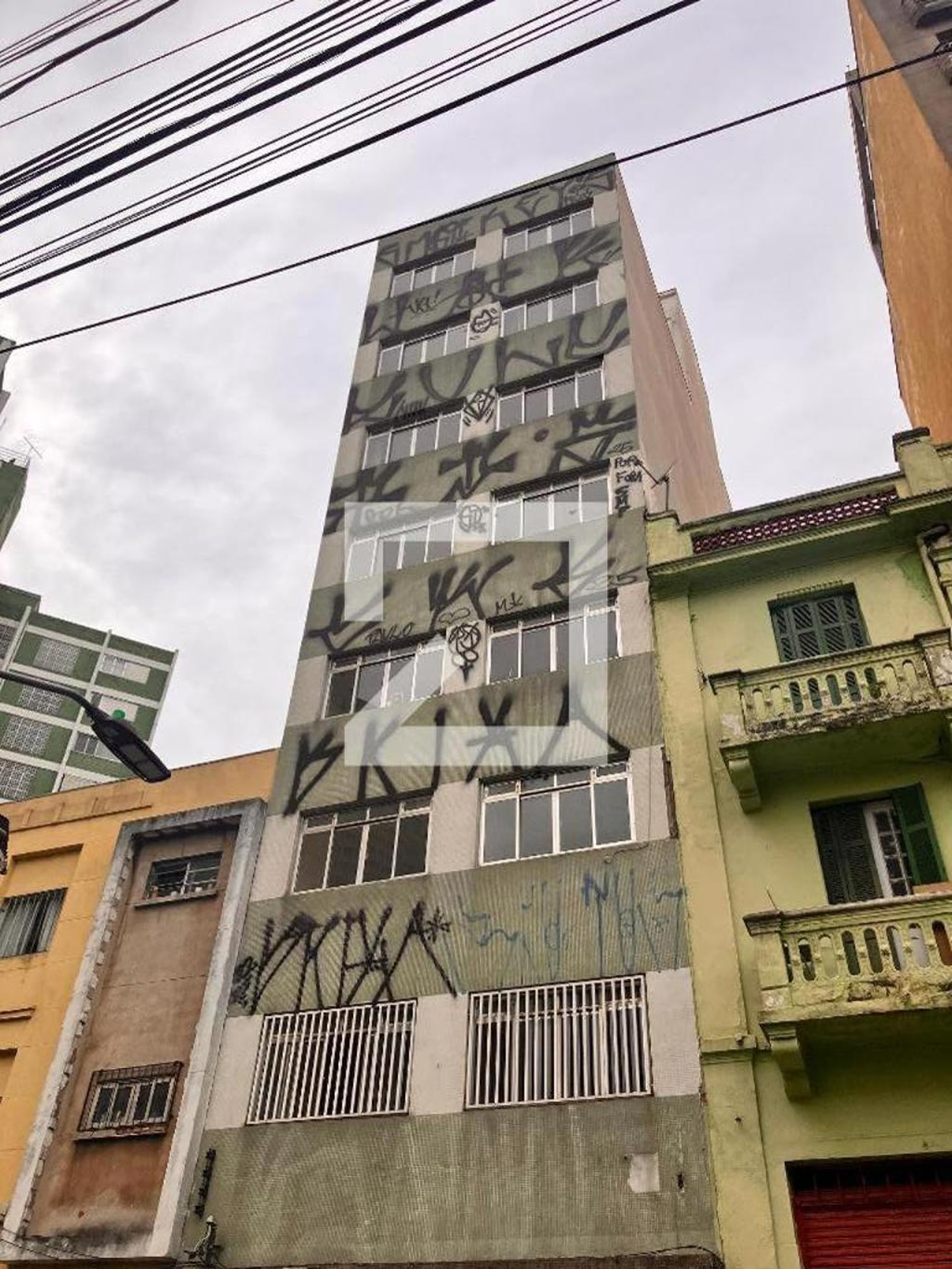 Fachada Condomínio em Rua dos Carmelitas, 95