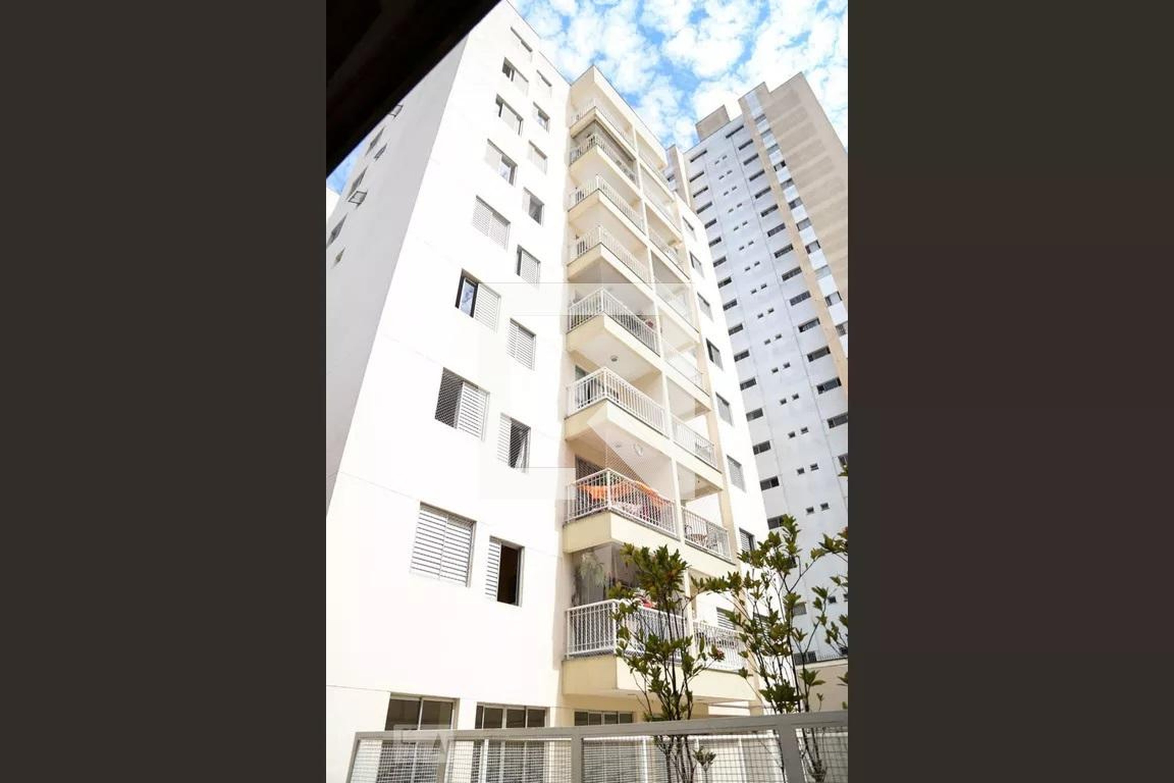 Fachada do Prédio Condomínio Charme