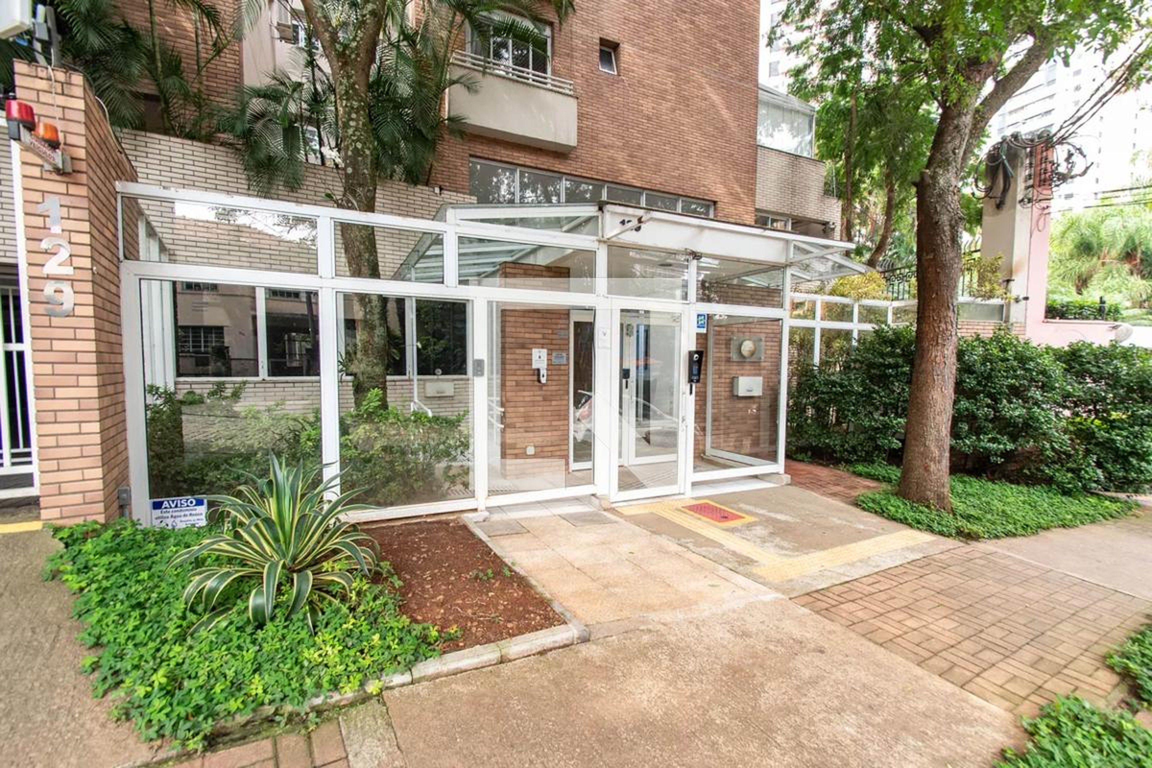 Fachada Condomínio Praça Vampré