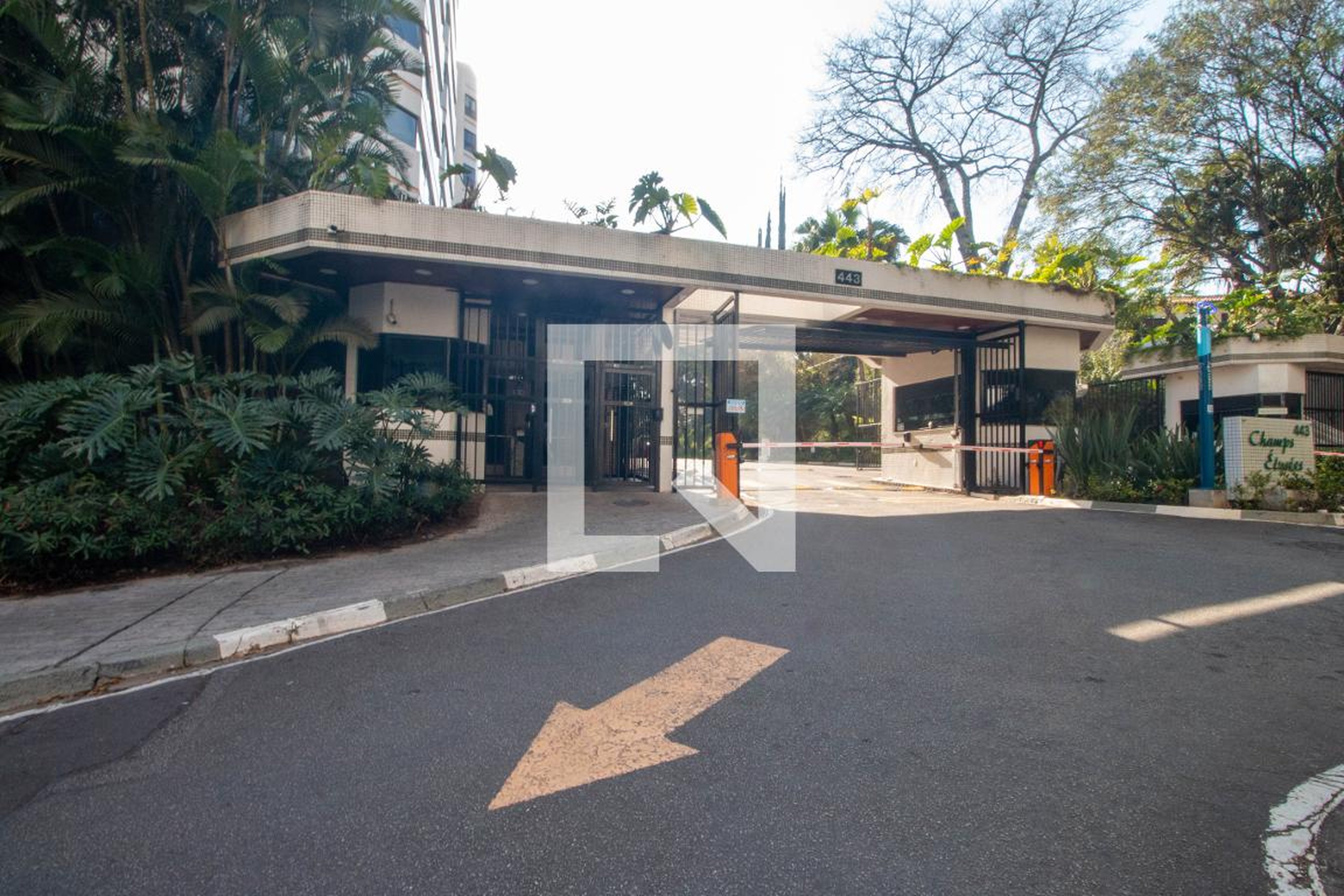 Fachada Condomínio Champs Elysées