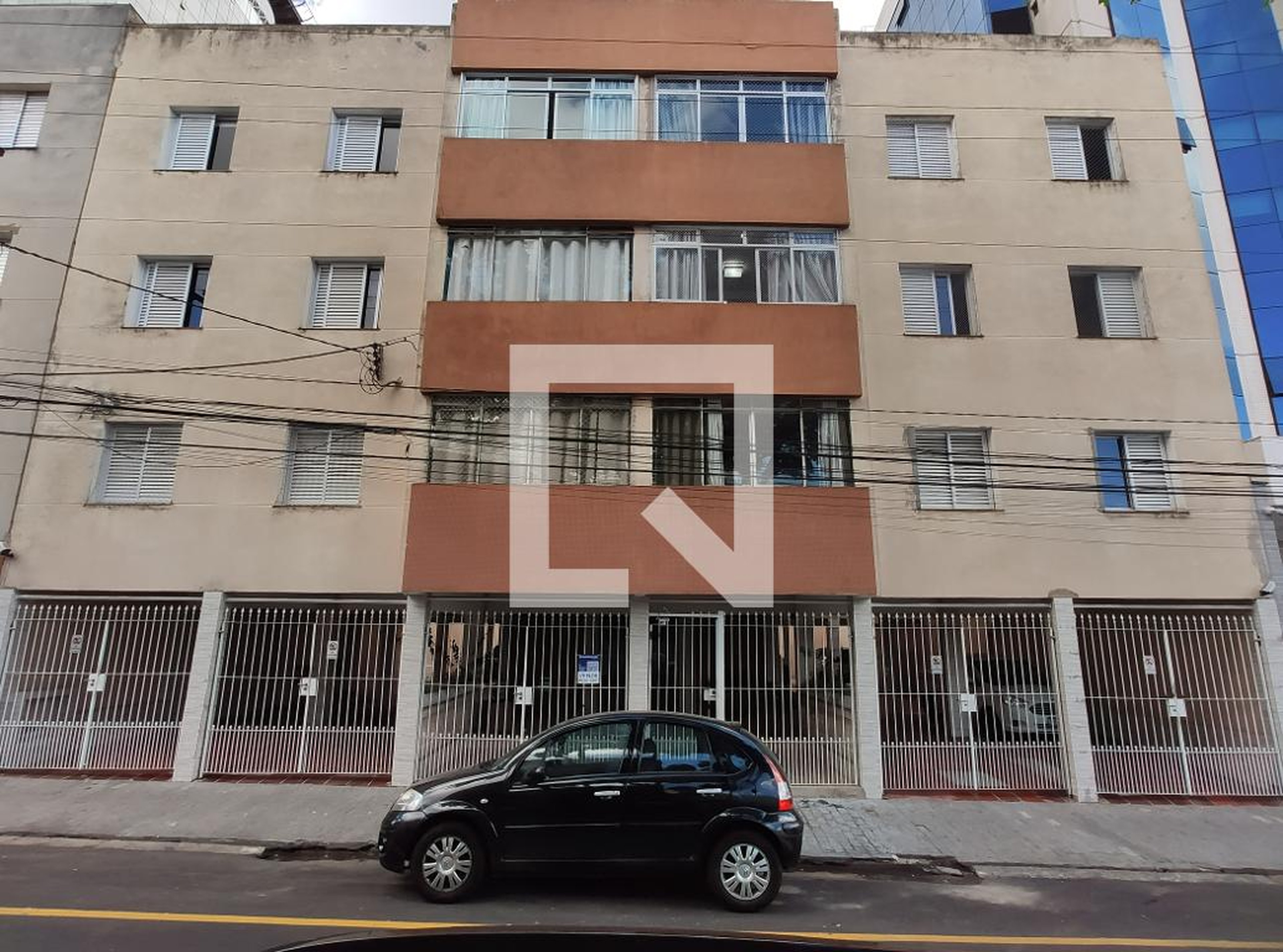 Fachada Condomínio em Rua Santa Rosa, 140