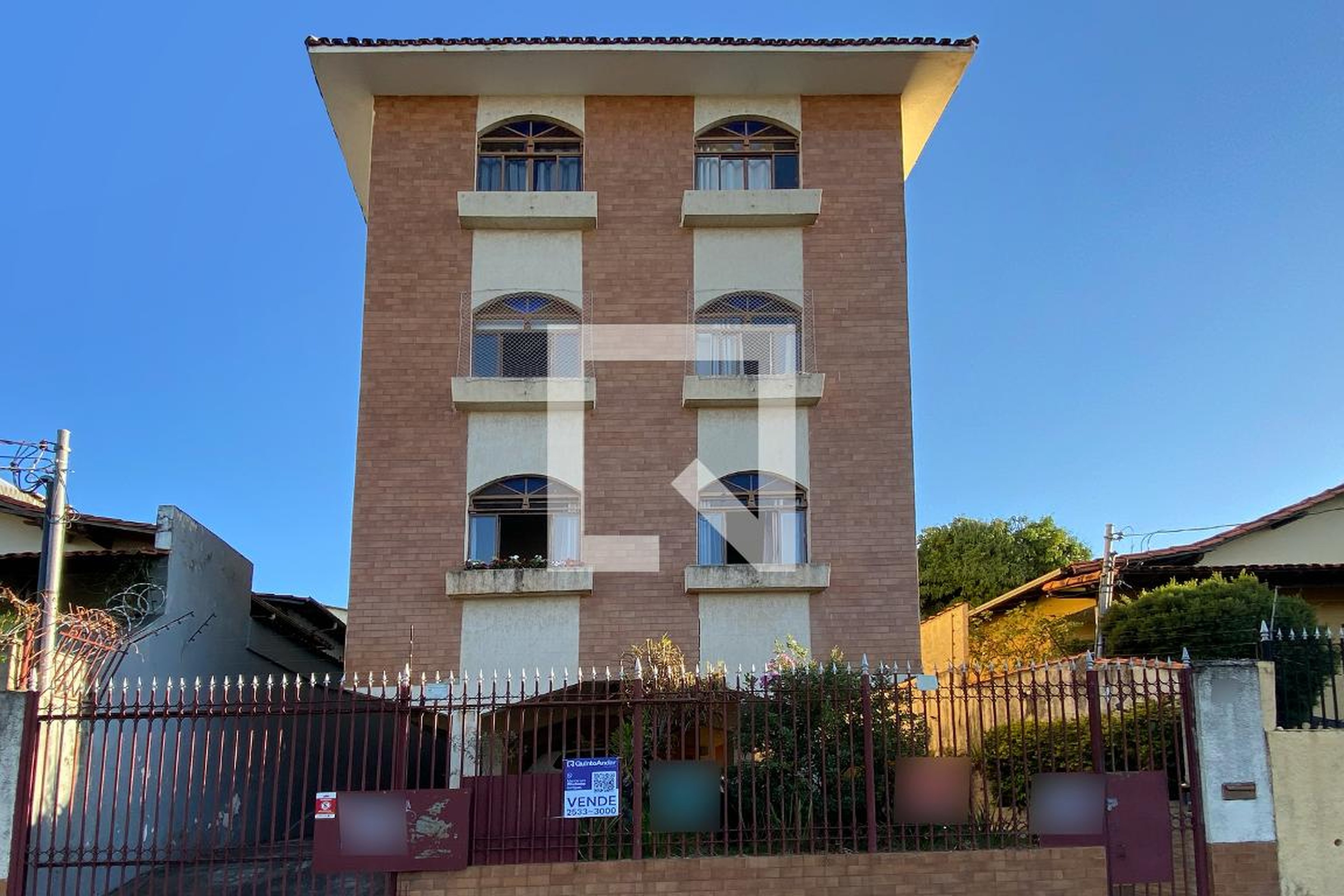 Fachada Condomínio em Rua Machado Nunes, 340