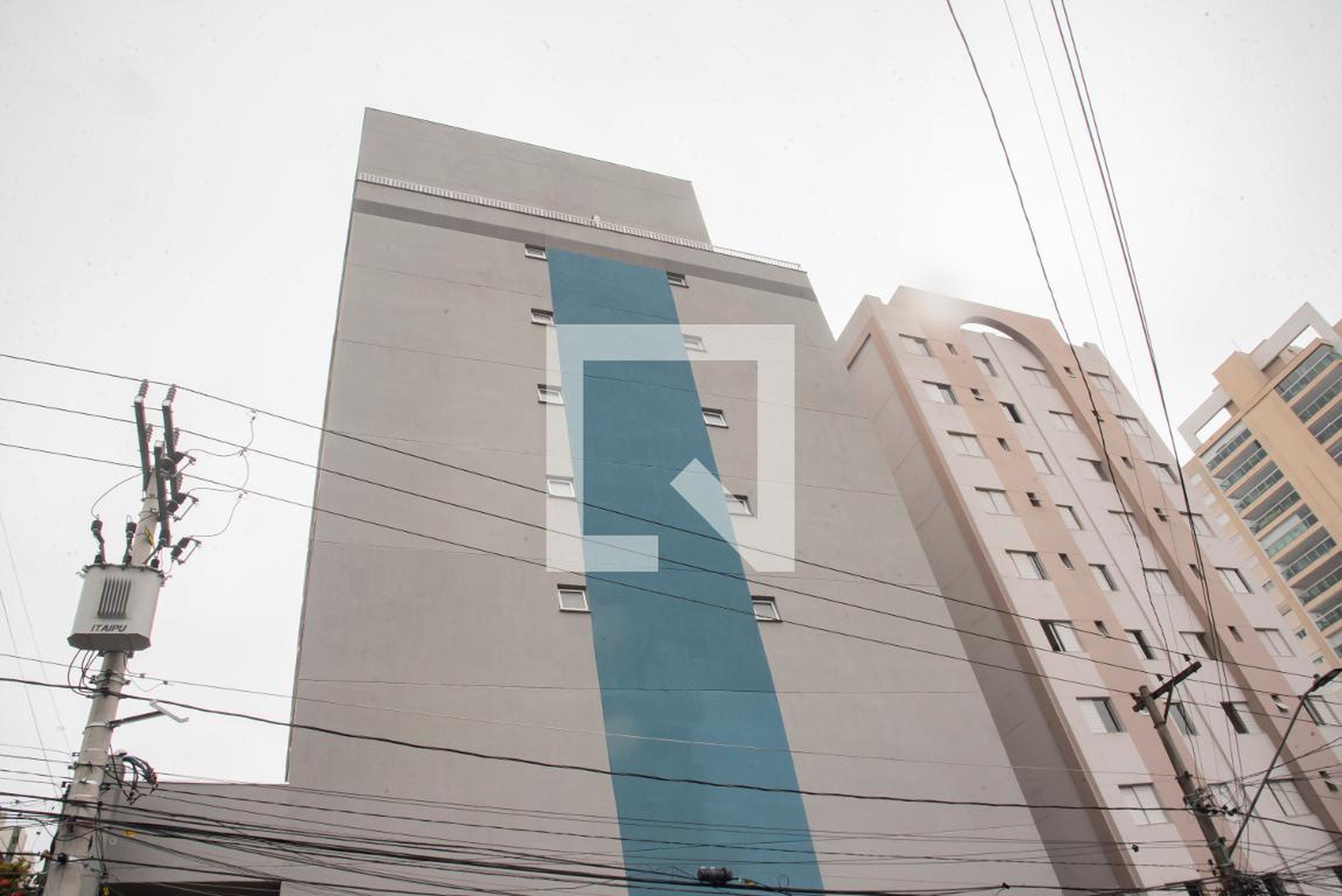 Fachada Condomínio Metrô Casa Santa Cruz