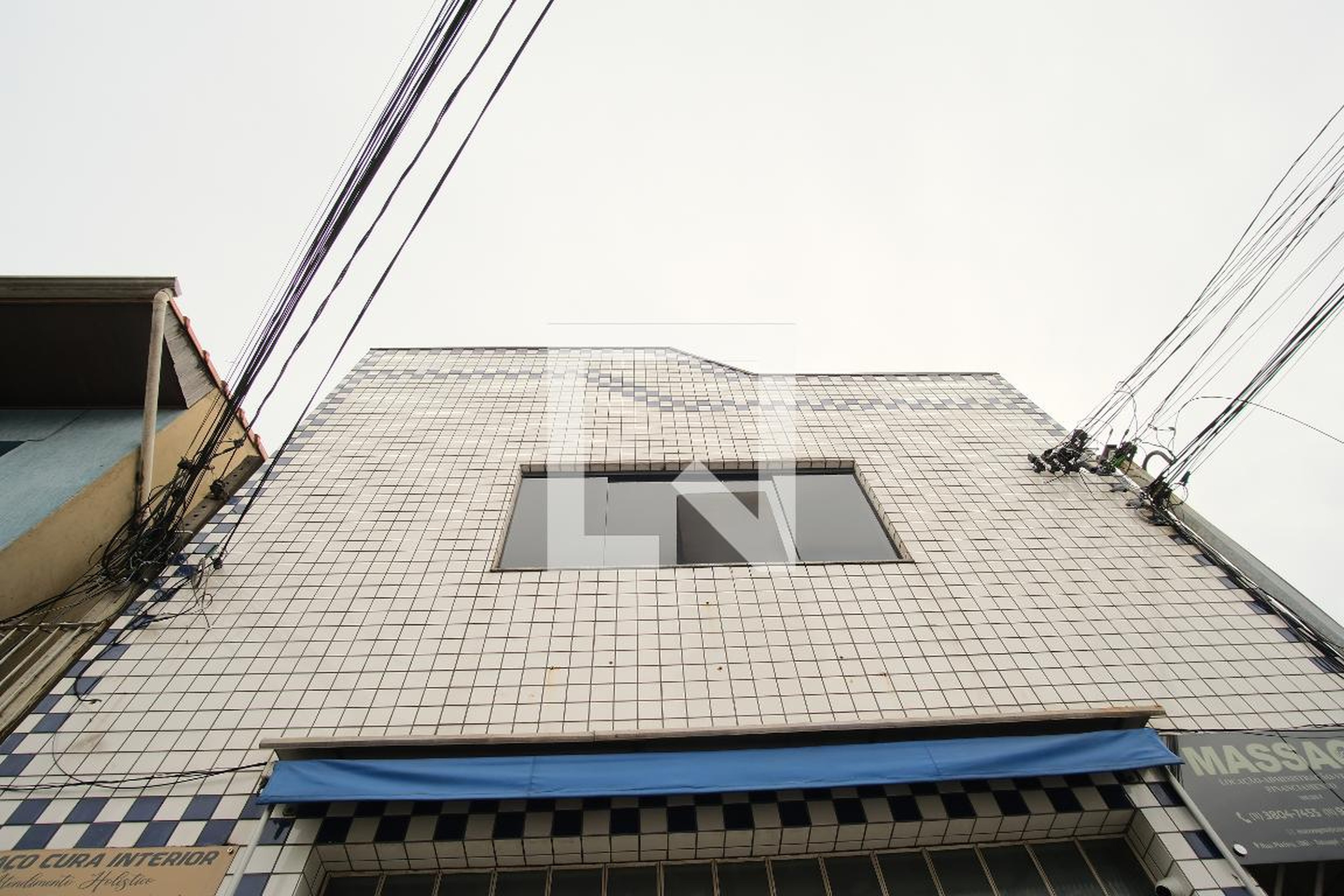 Fachada Condomínio em Rua Platina, 1361