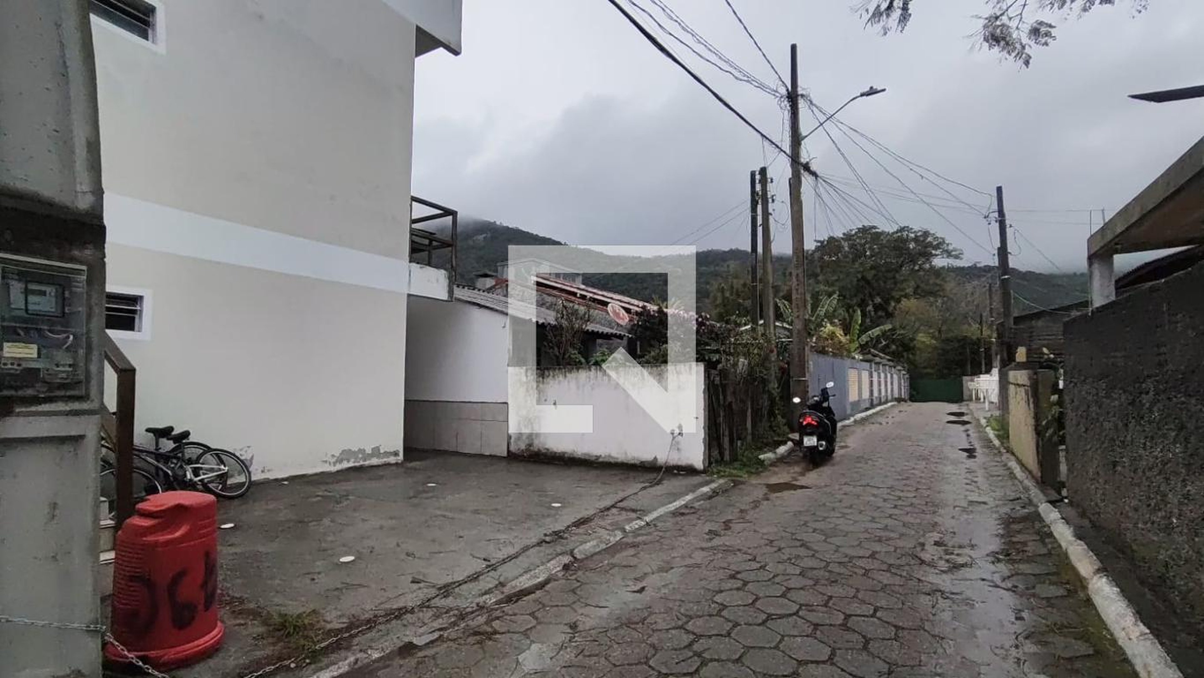 Fachada Condomínio em Servidão Gralha Azul, 79