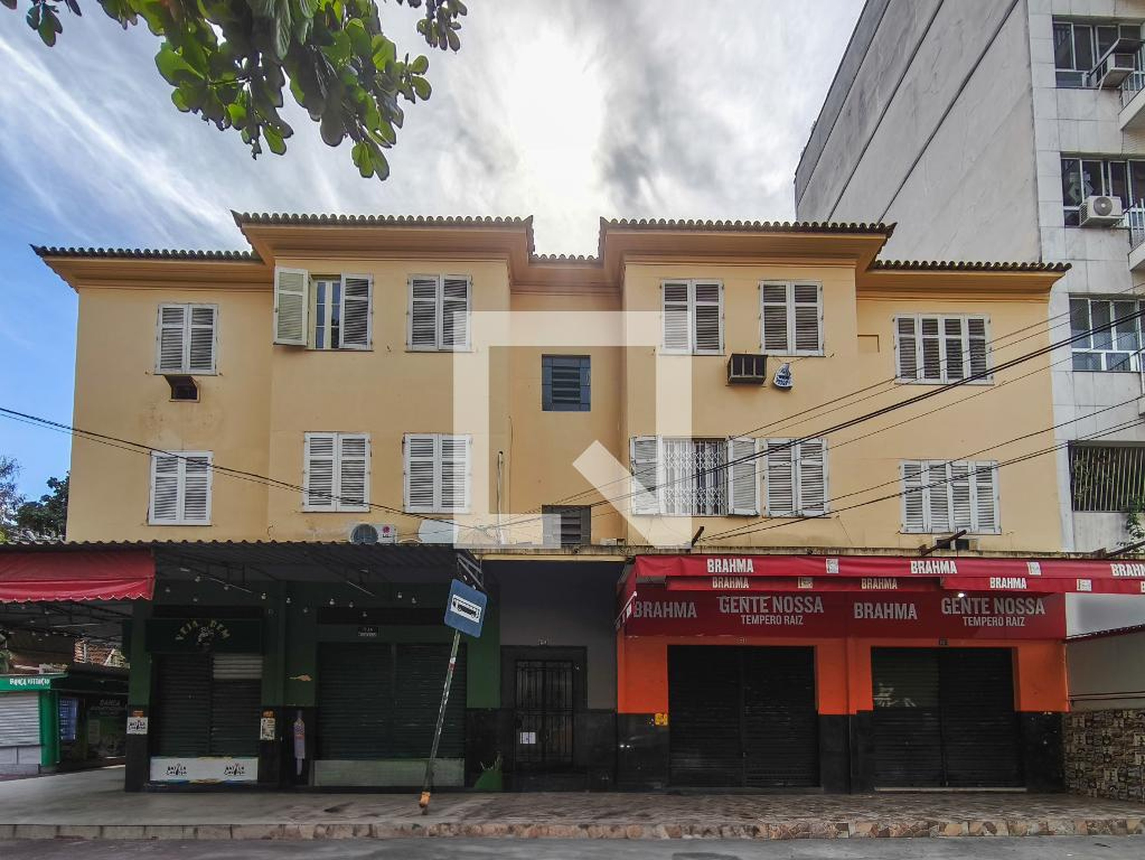 Fachada do Prédio Condomínio em Rua Torres Homem, 150