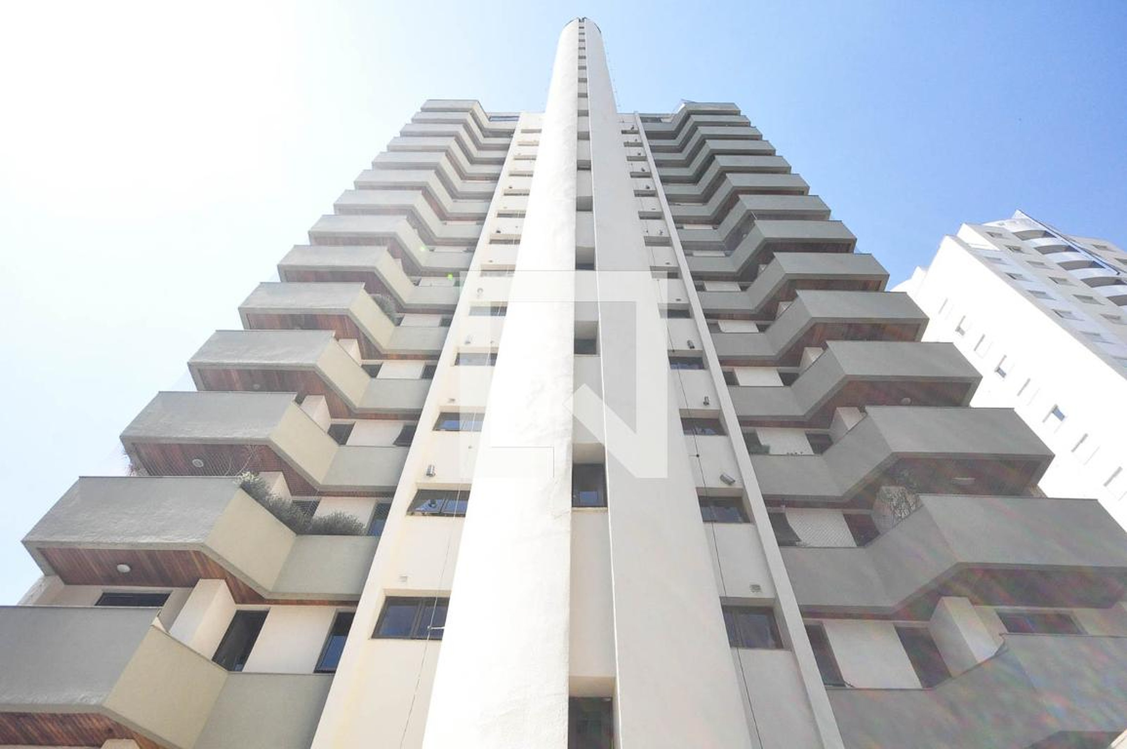 Fachada Condomínio em Avenida Doutor Guilherme Dumont Vilares, 1381