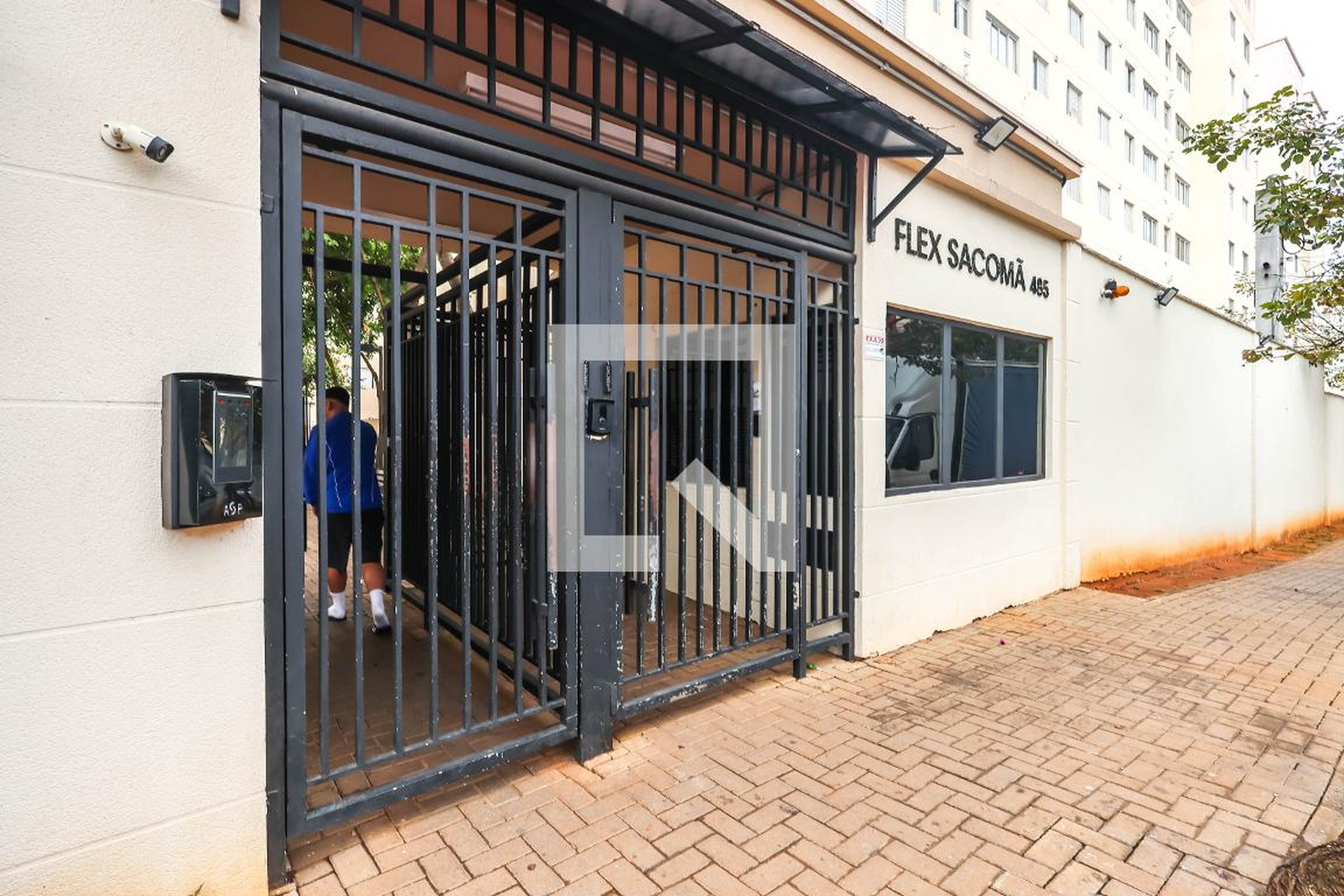 Fachada Condomínio em Rua Apolinário Grangeia Samelo, 485