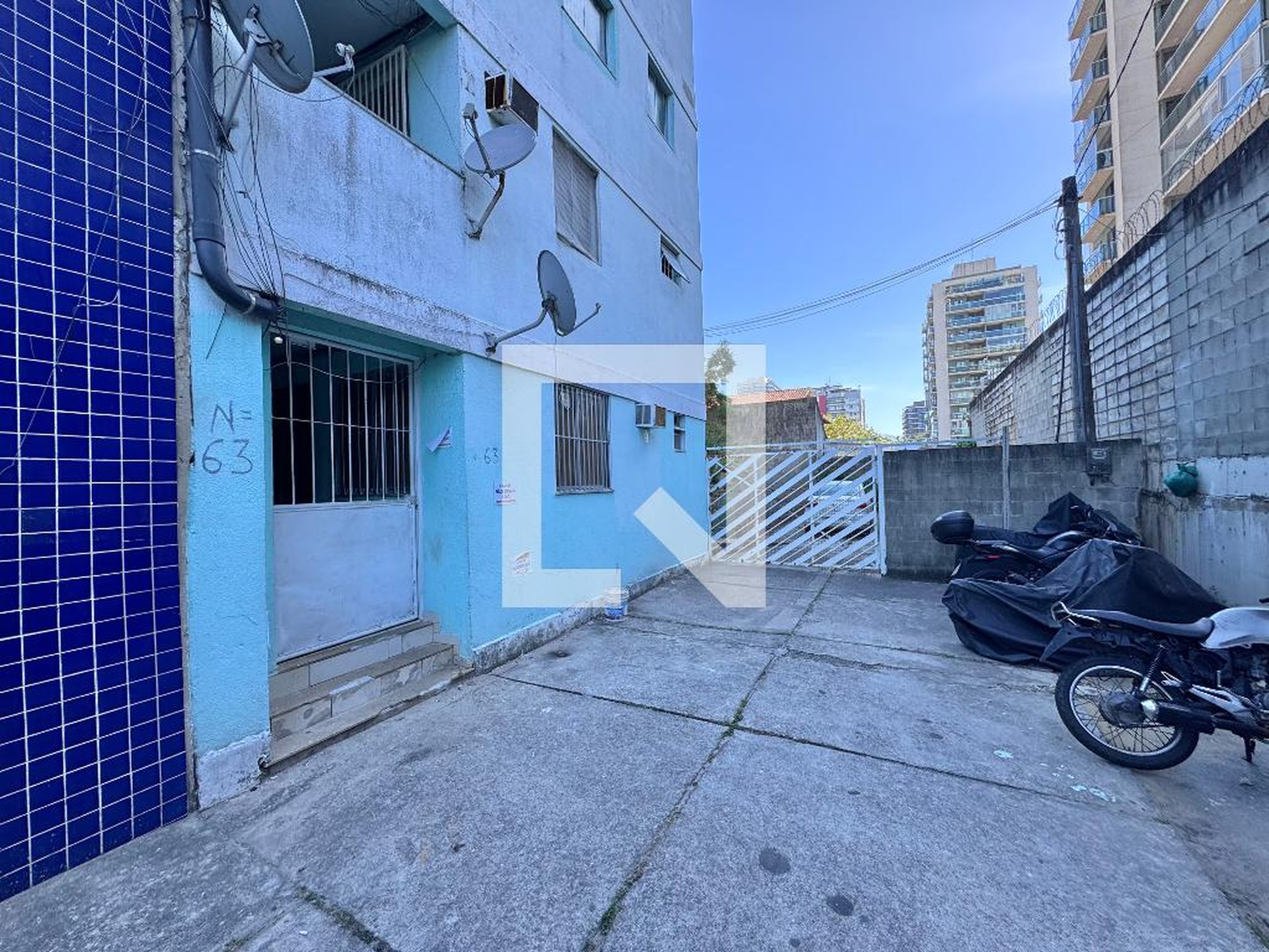 Fachada Condomínio em Rua Léon Eliachar, 63