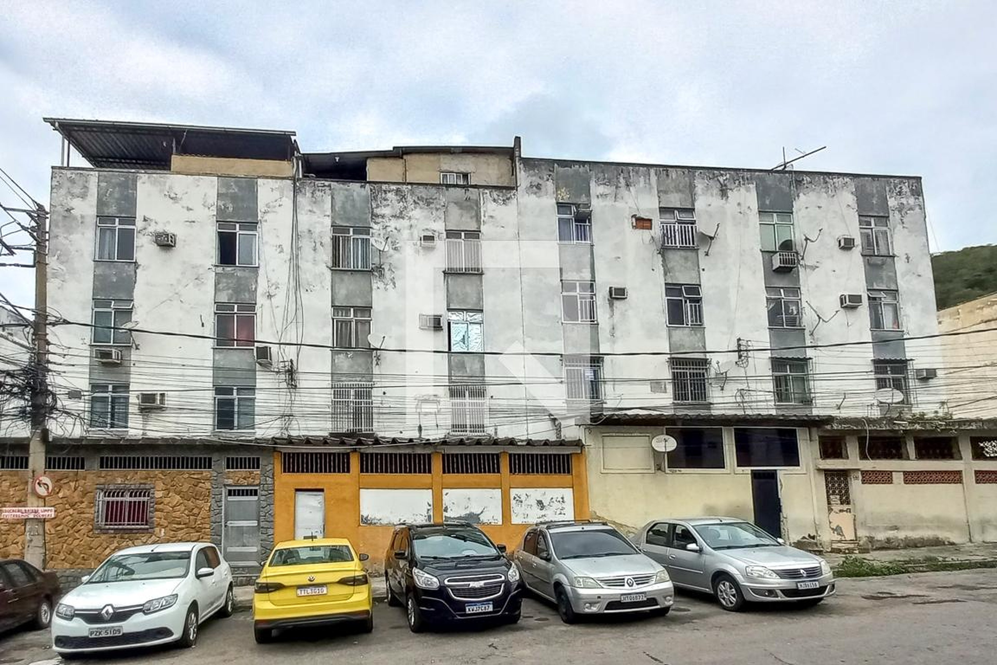 Fachada do Prédio Condomínio em Rua José Krempser, 169