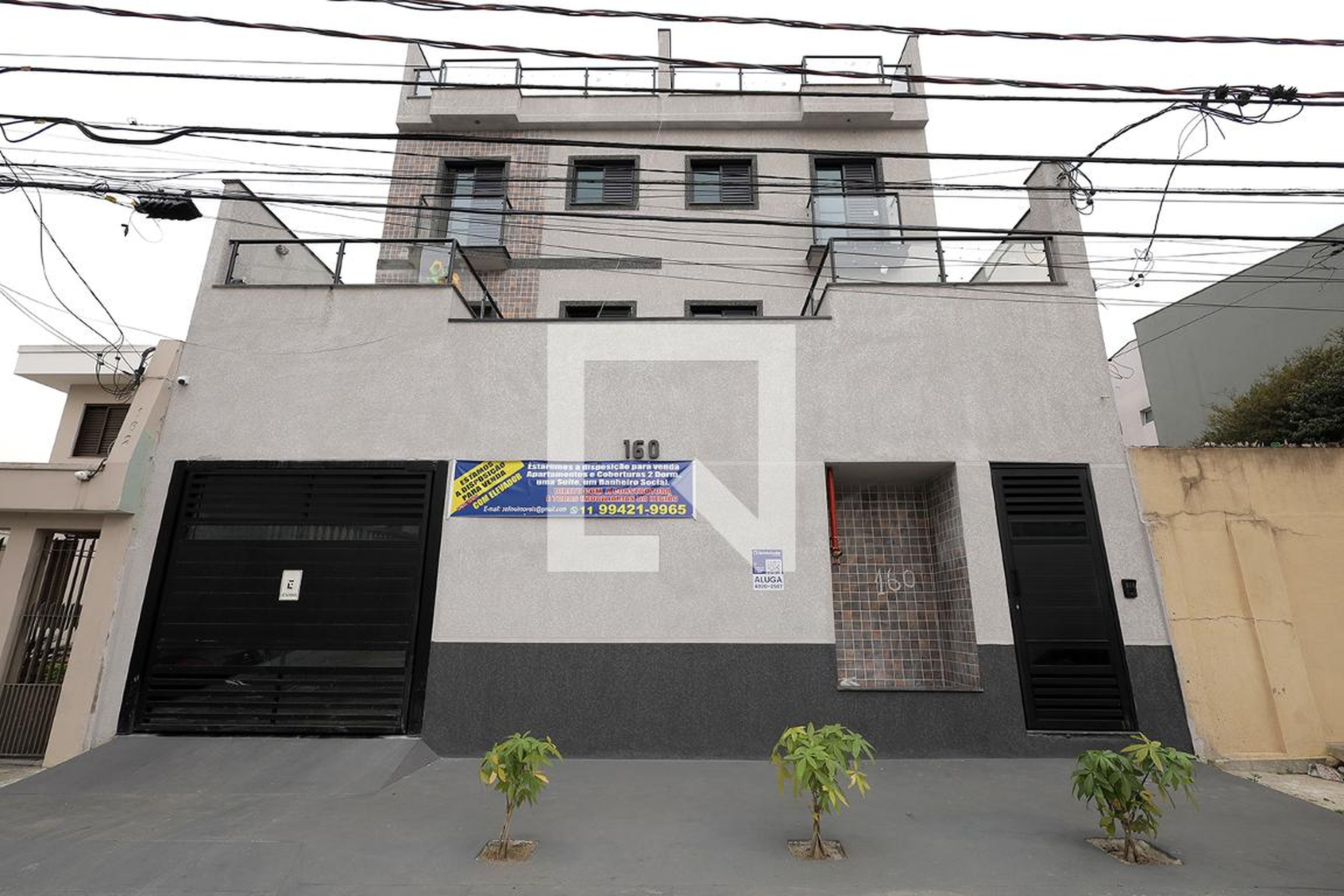 Fachada Condomínio em Rua Alencastro, 160