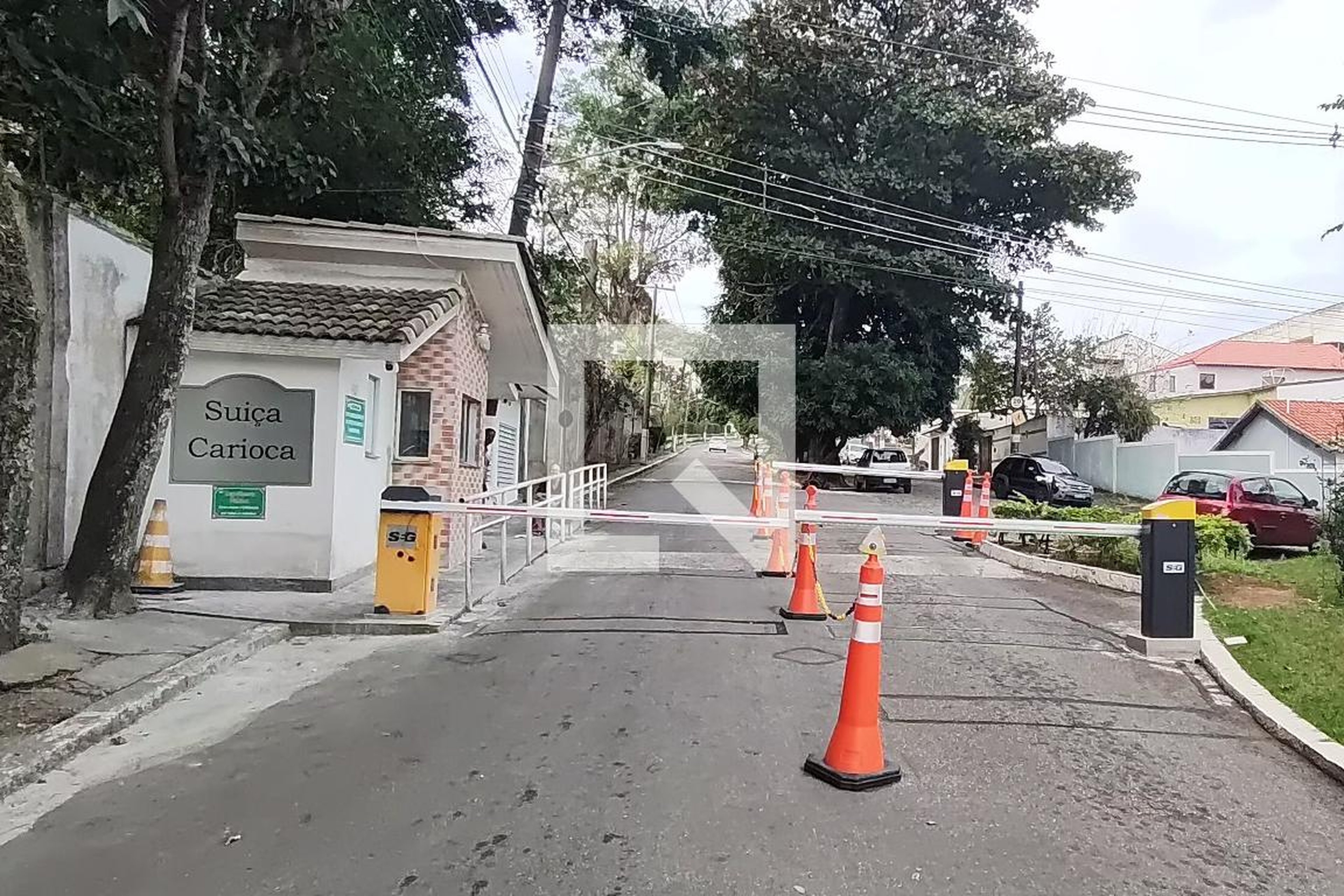 Fachada Condomínio em Rua das Valsas, 428