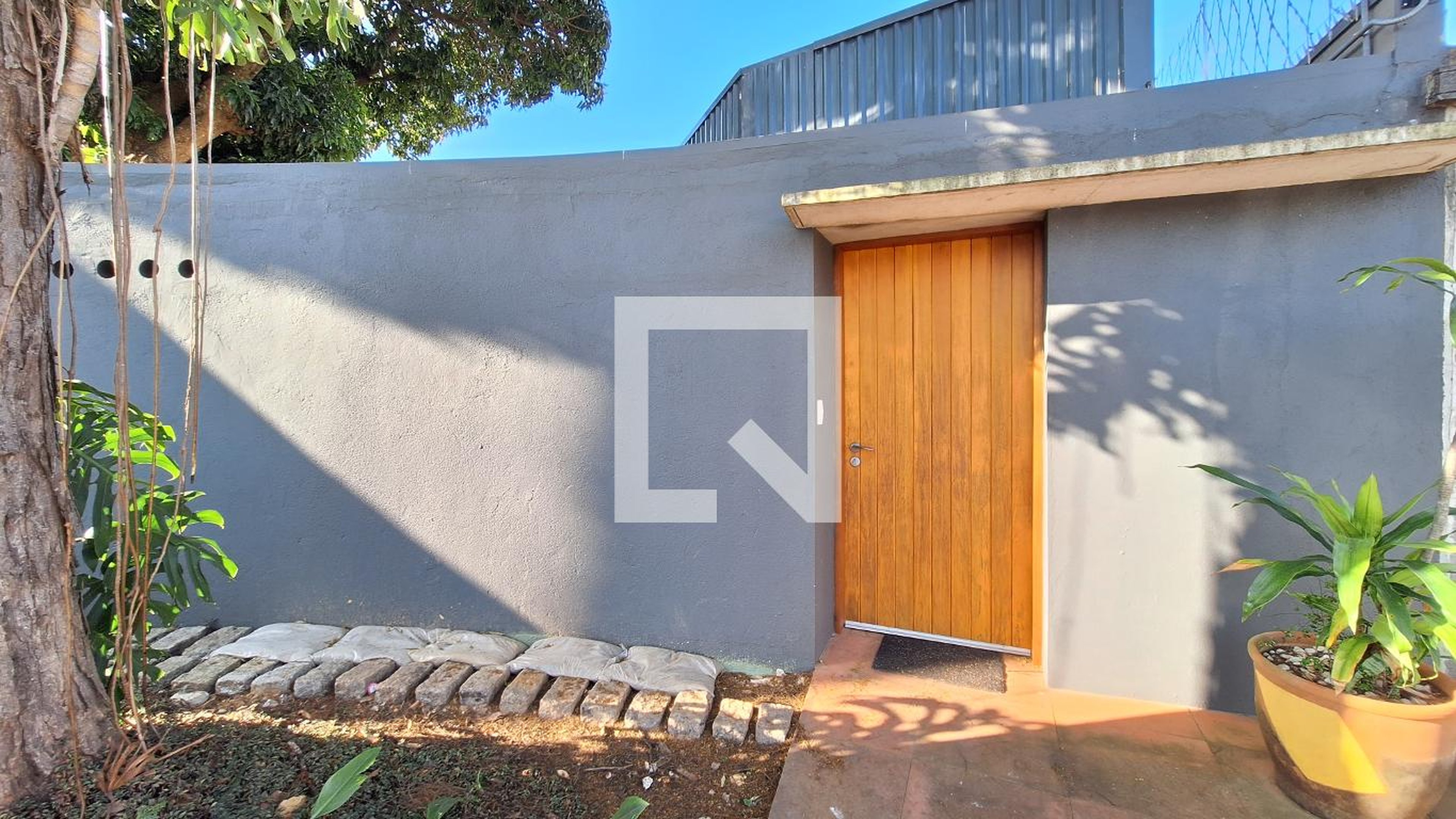 Fachada Condomínio em Rua Baré, 94