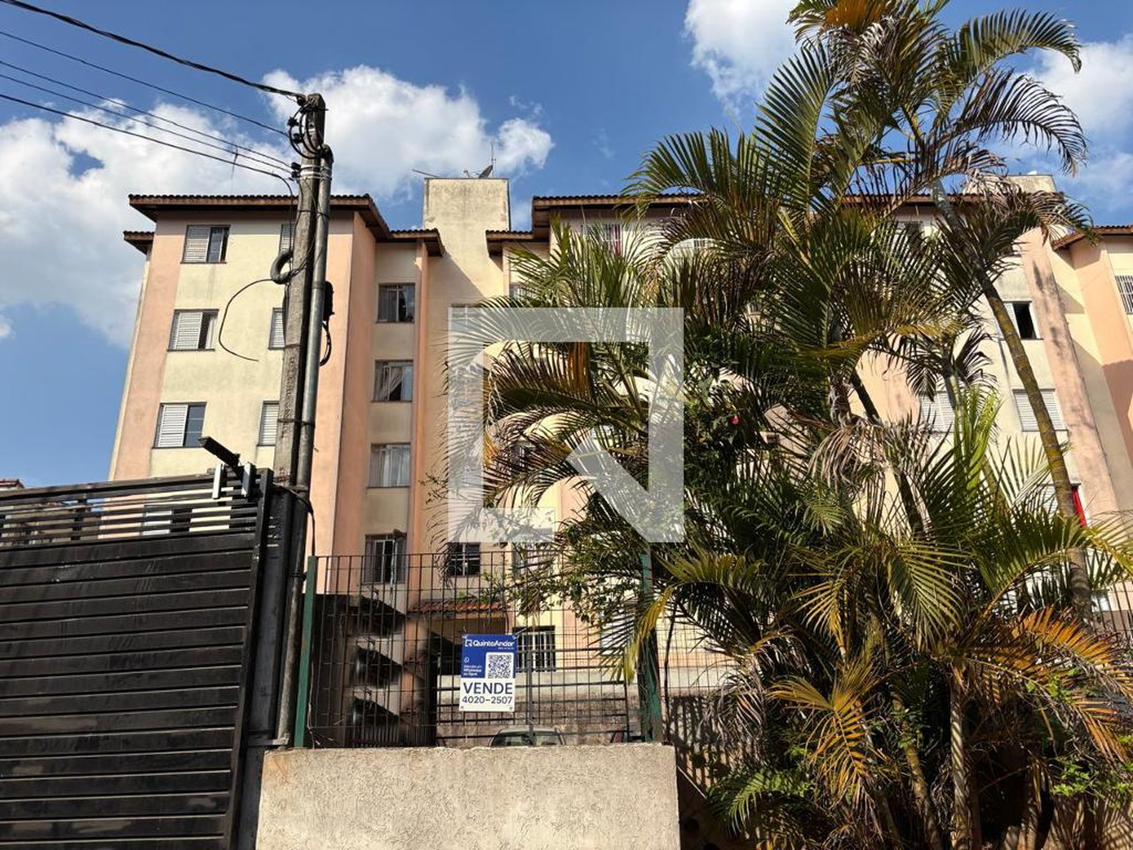 Fachada Condomínio em Rua Jorge Píres, 210