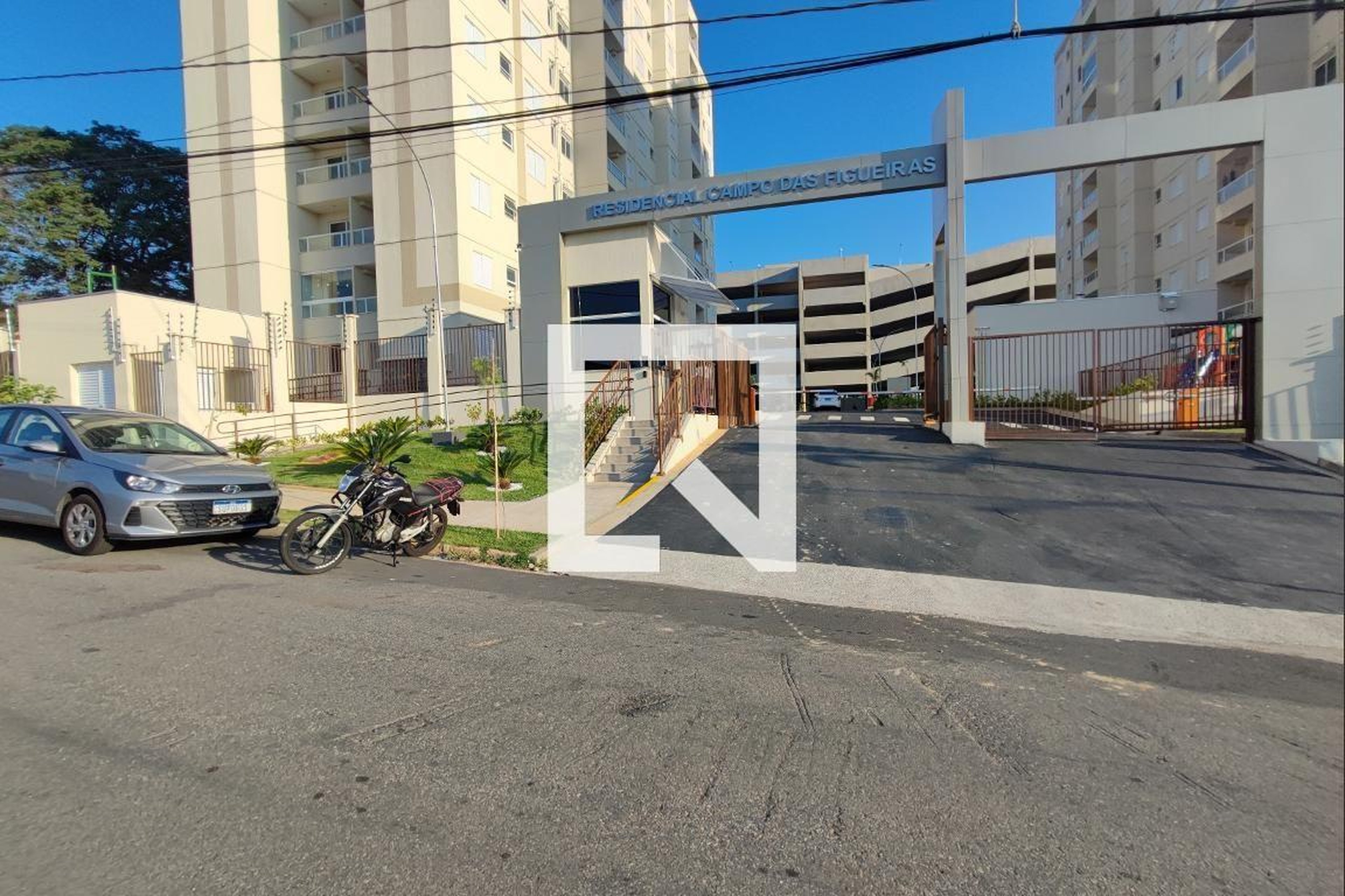 Fachada do Condomínio Condomínio Campo das Figeuiras