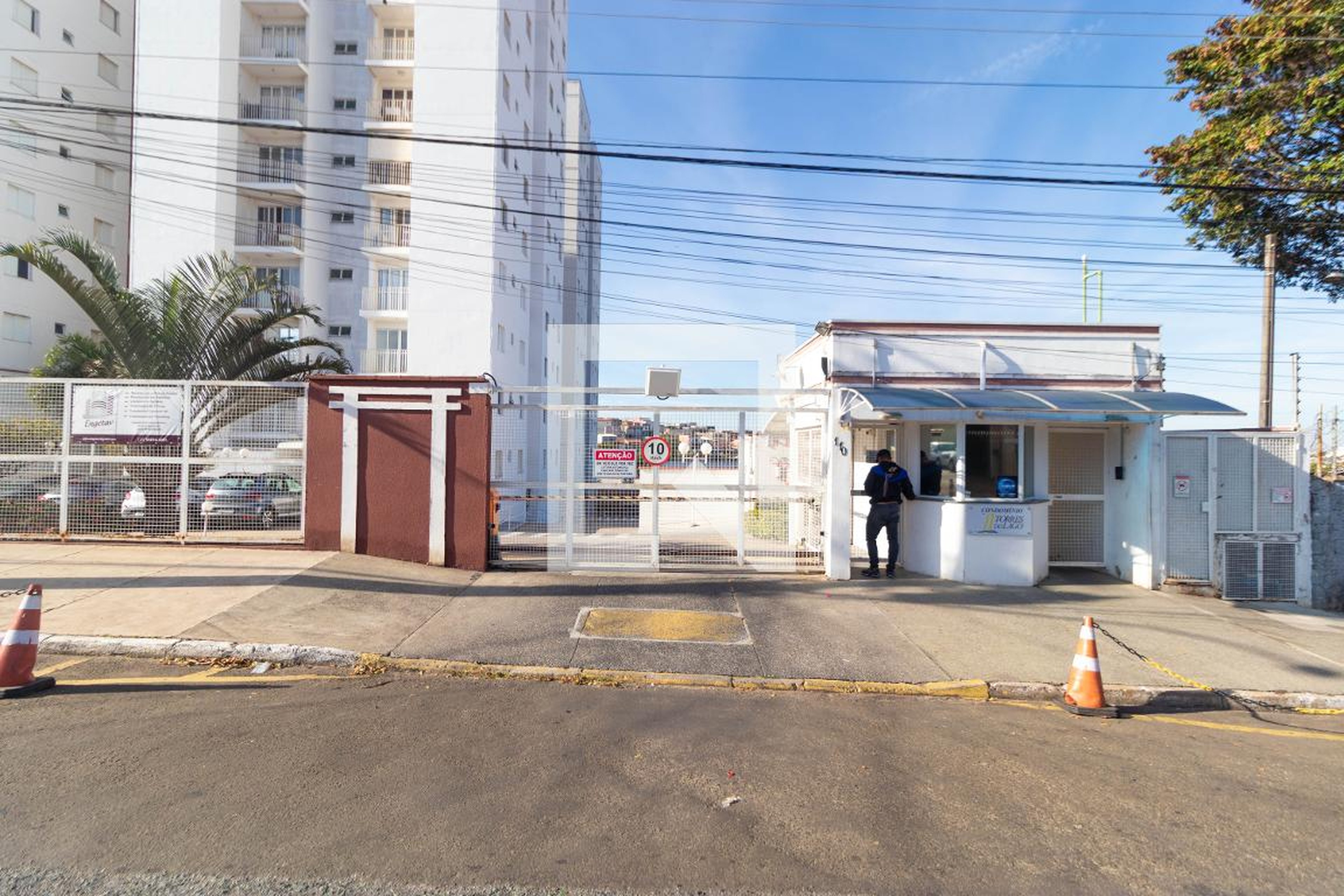 Fachada Condomínio Torres do Lago