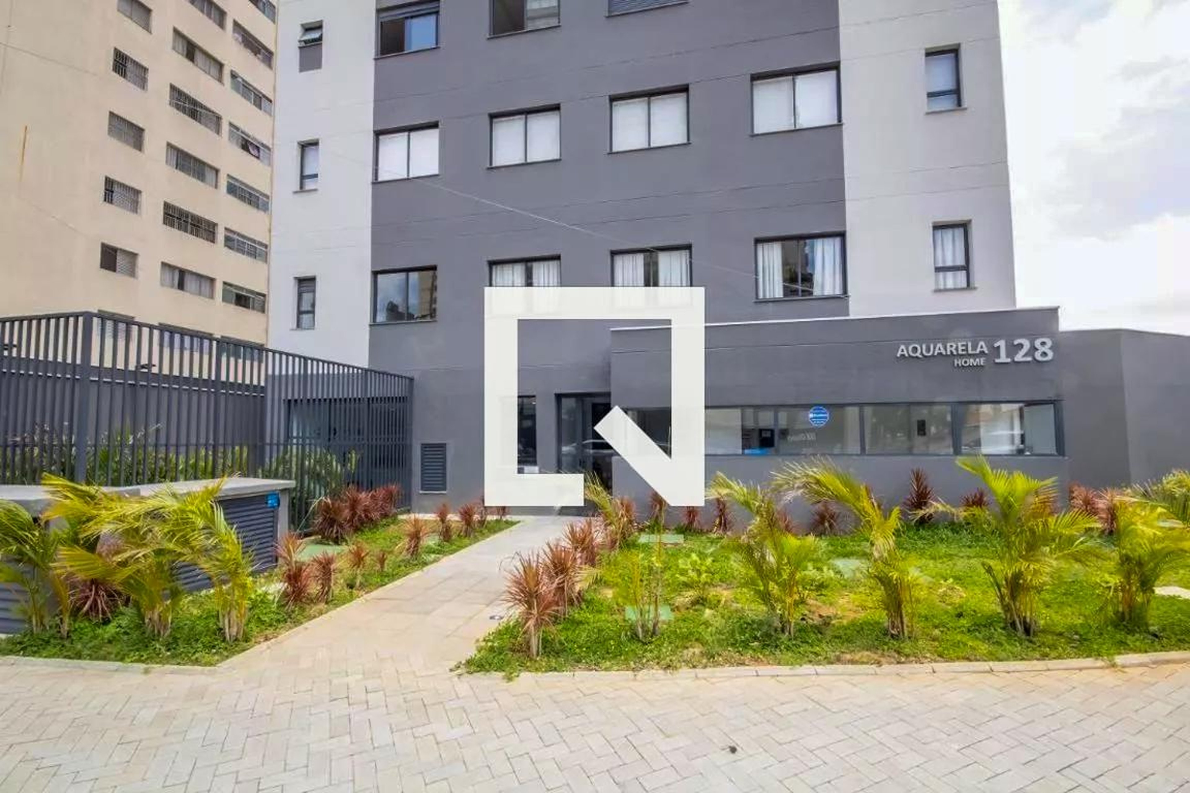 Fachada Condomínio em Rua Adolpho Bozzi, 132