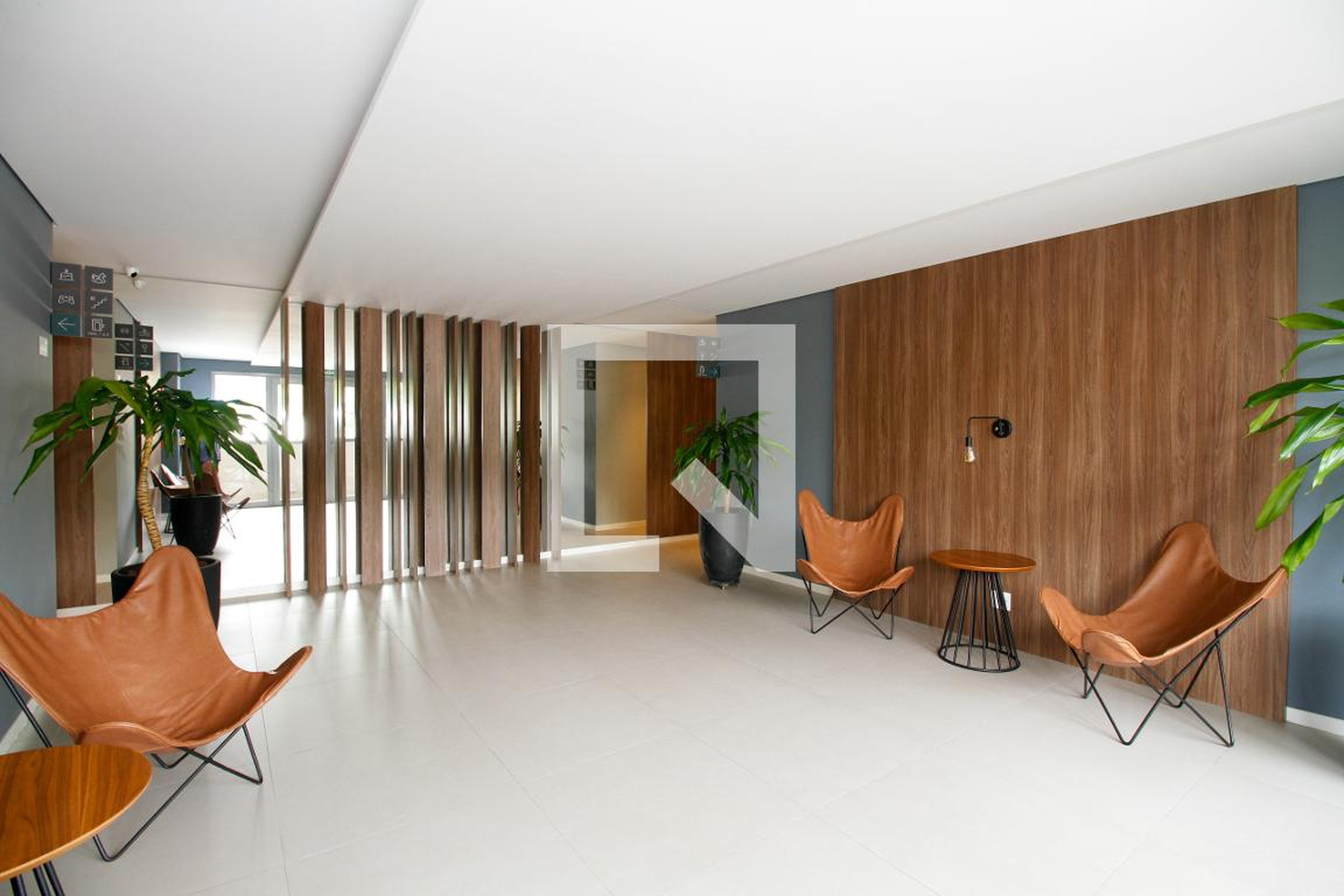 Hall Social - Linked