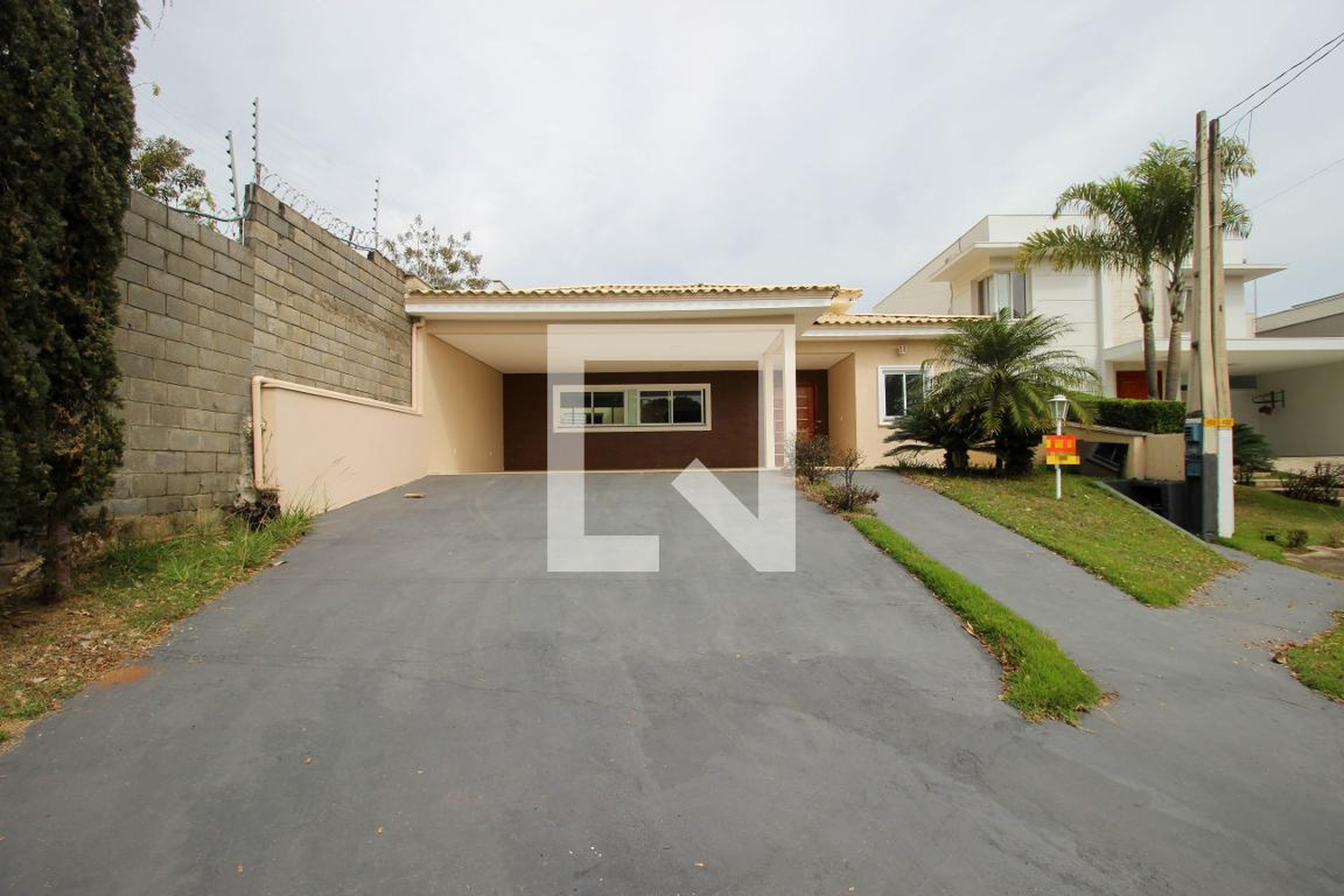 Fachada Condomínio em Alameda das Goiabeiras, 252