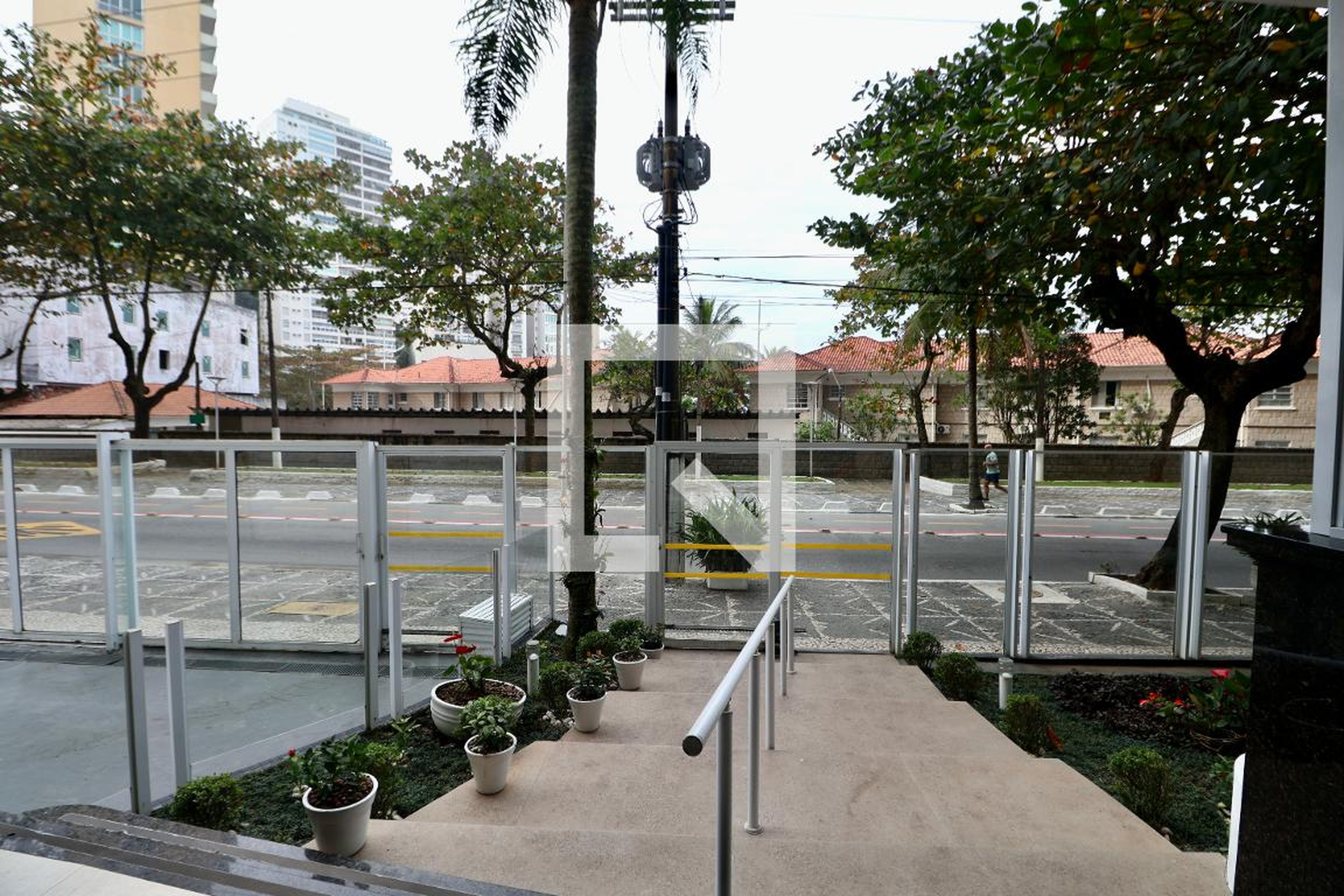 Fachada Condomínio Emboava