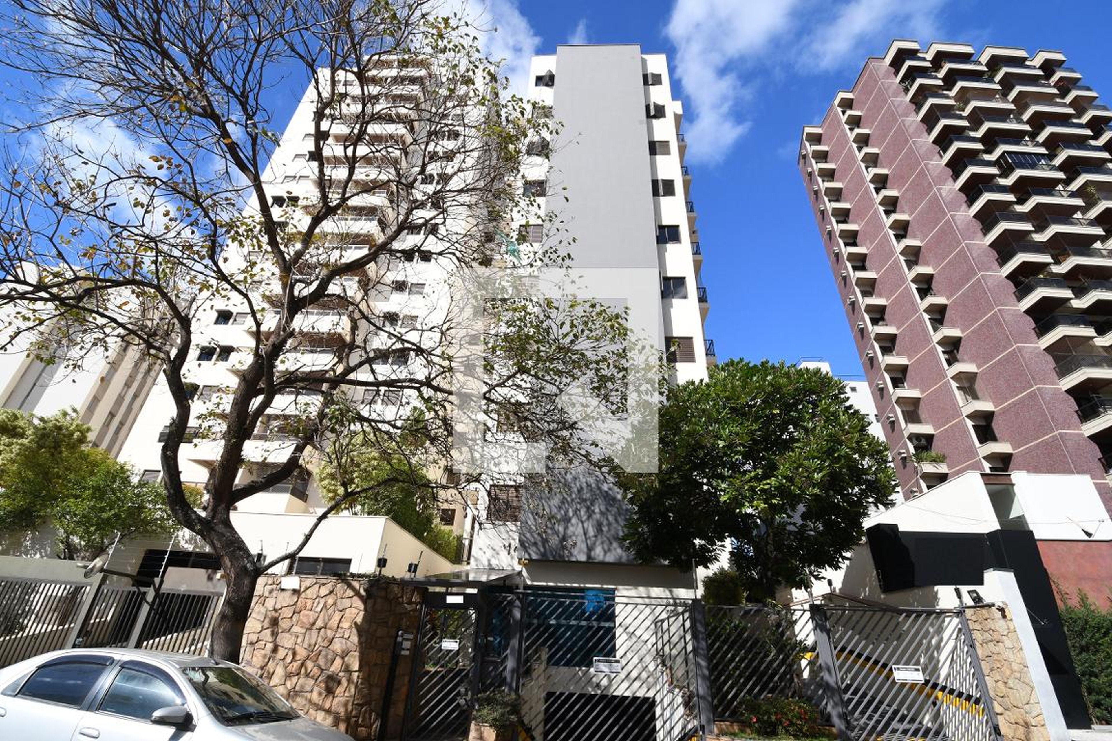 Fachada do Prédio Condomínio Saint James