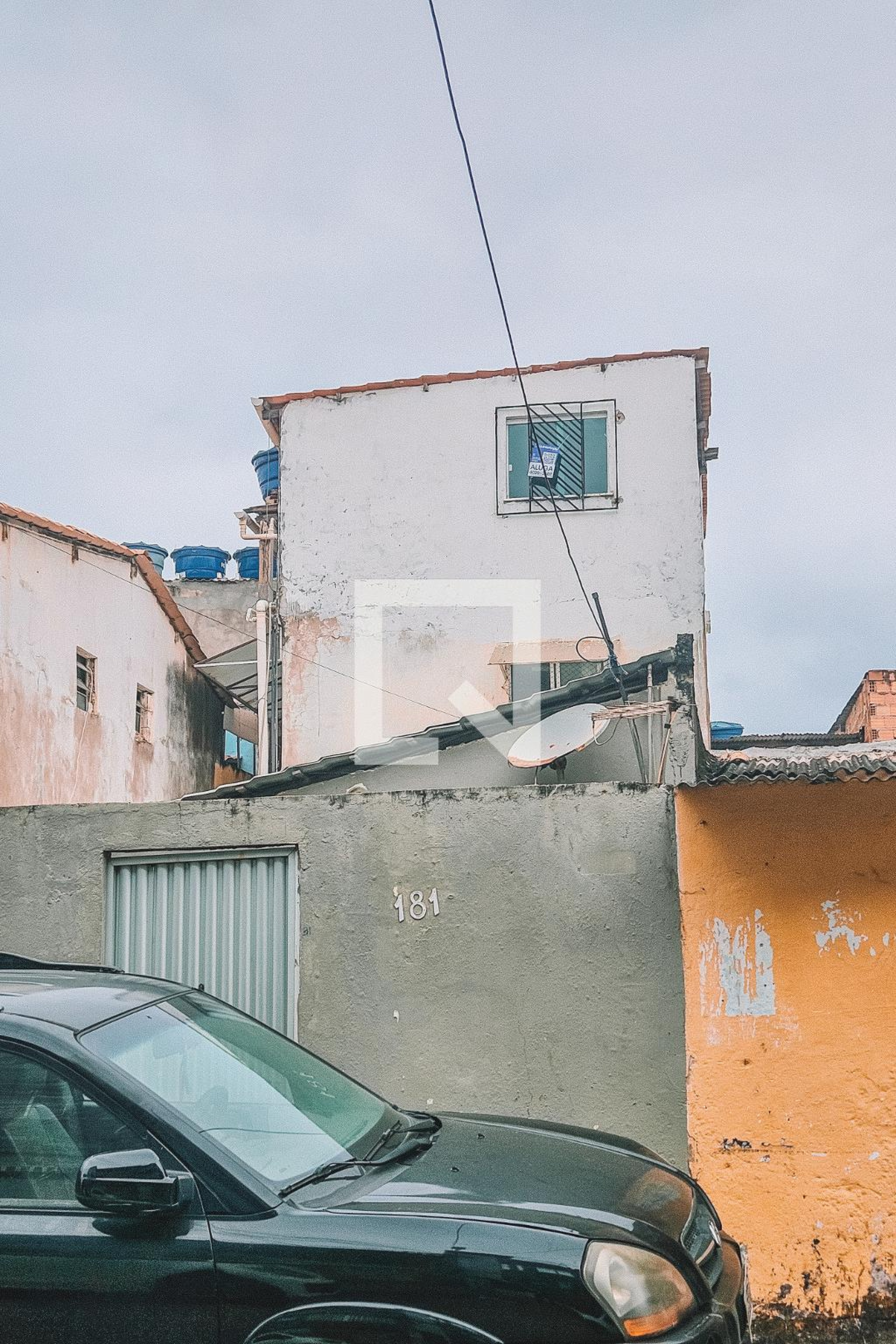 Fachada Condomínio em Rua Heitor Dias, 181