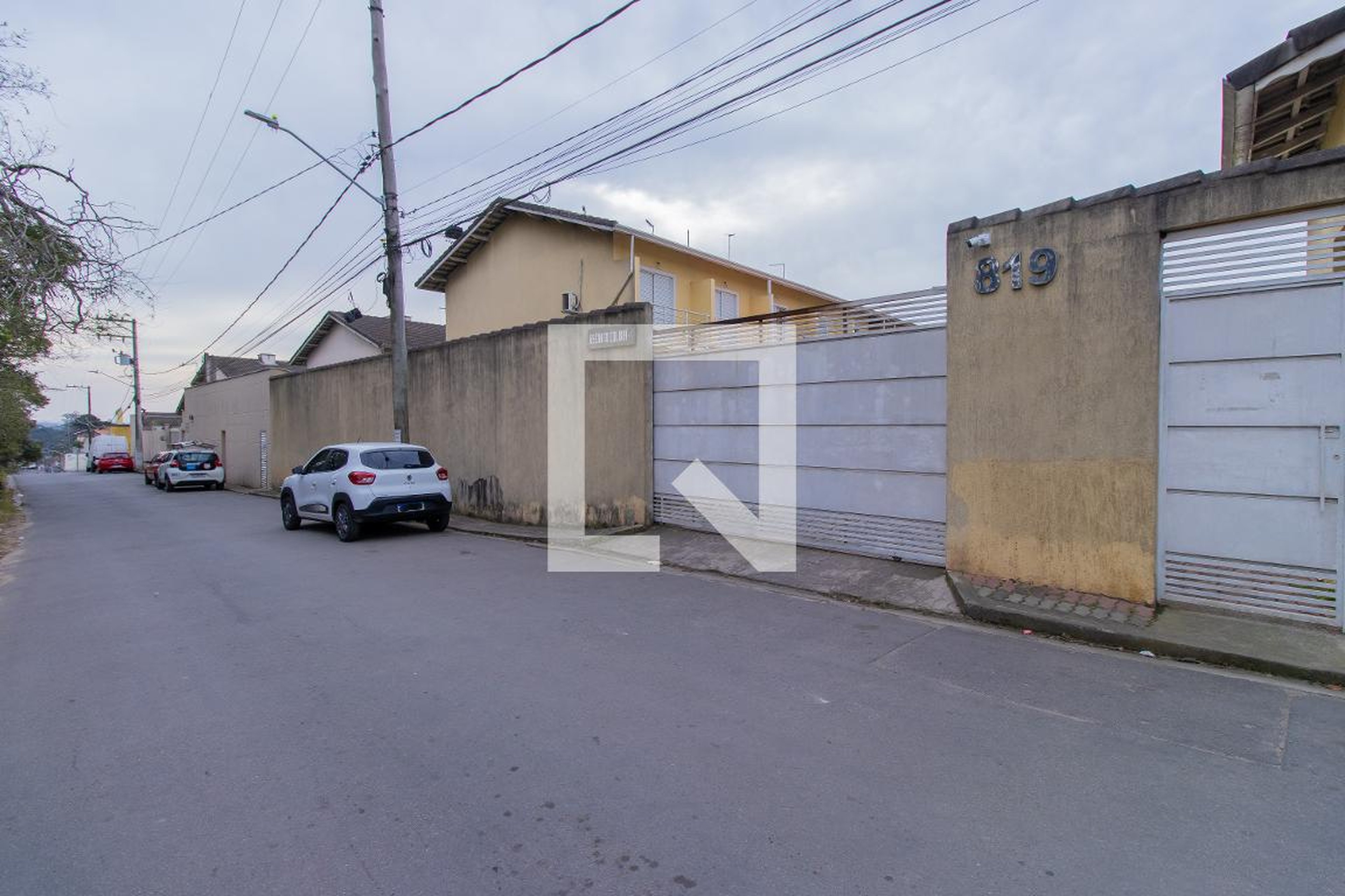 Fachada do condomínio Condomínio em Rua Nápoles, 819