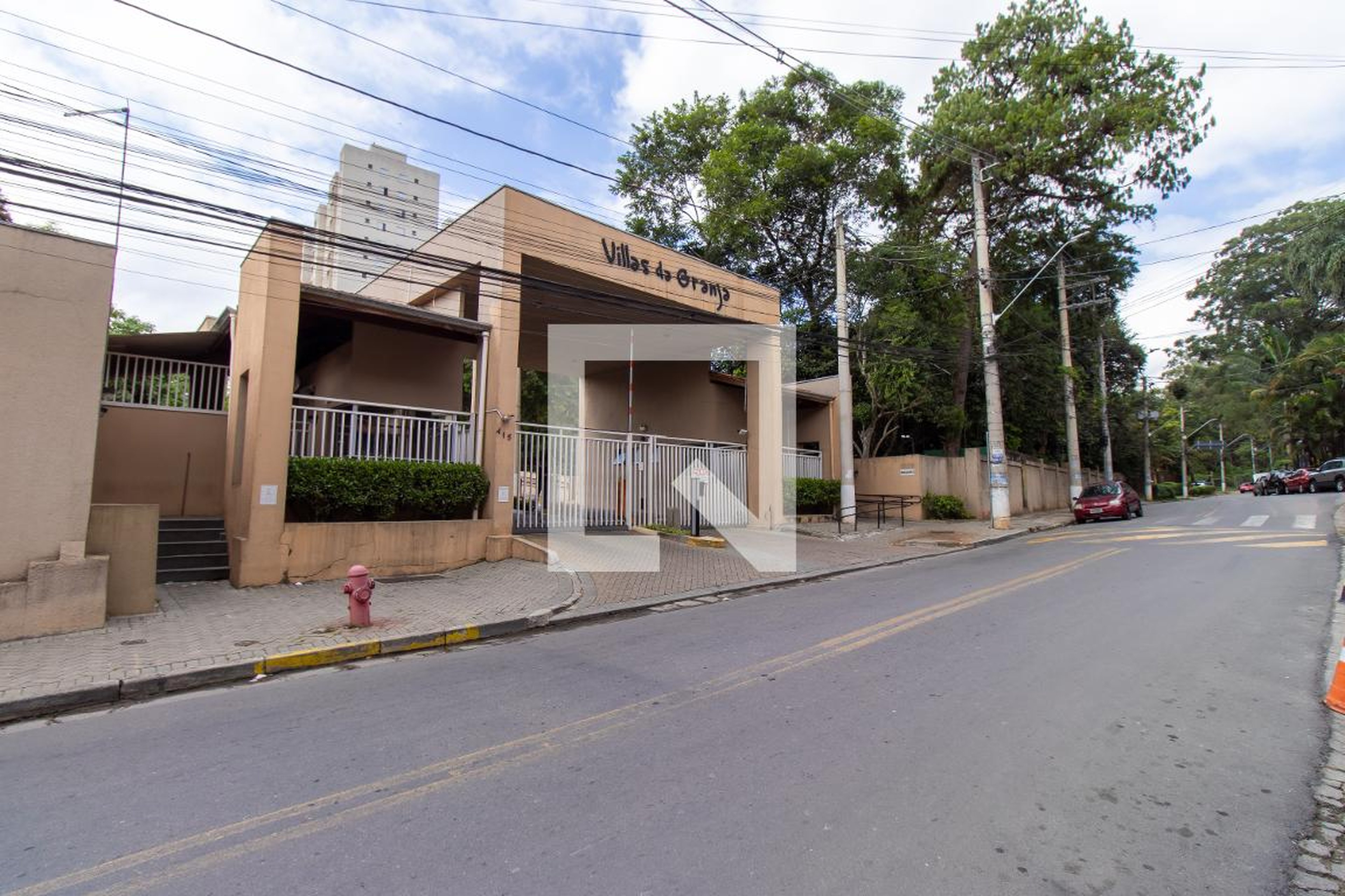 Fachada do condomínio Condomínio Villas da Granja