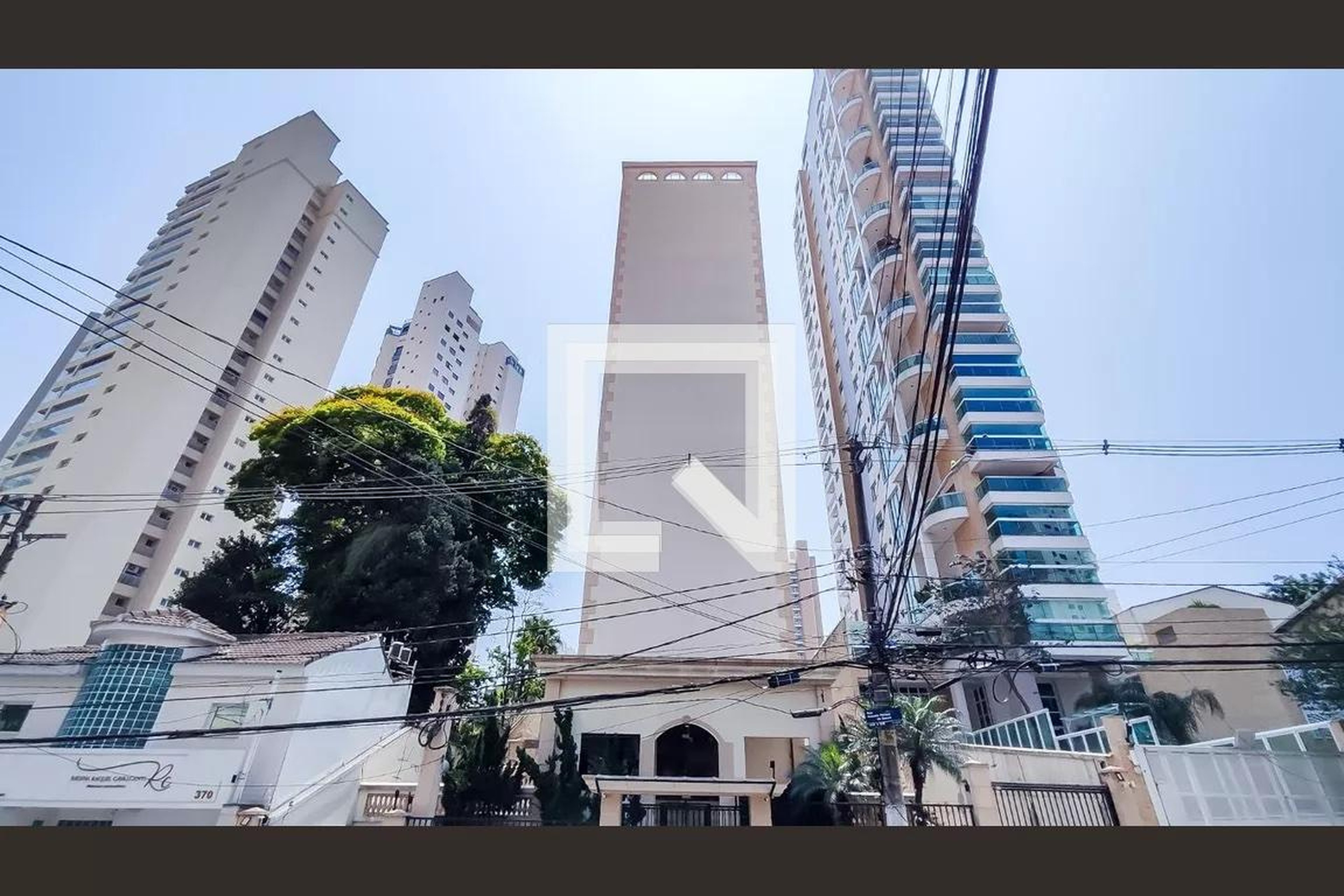 Fachada Edifício Serra Dourada