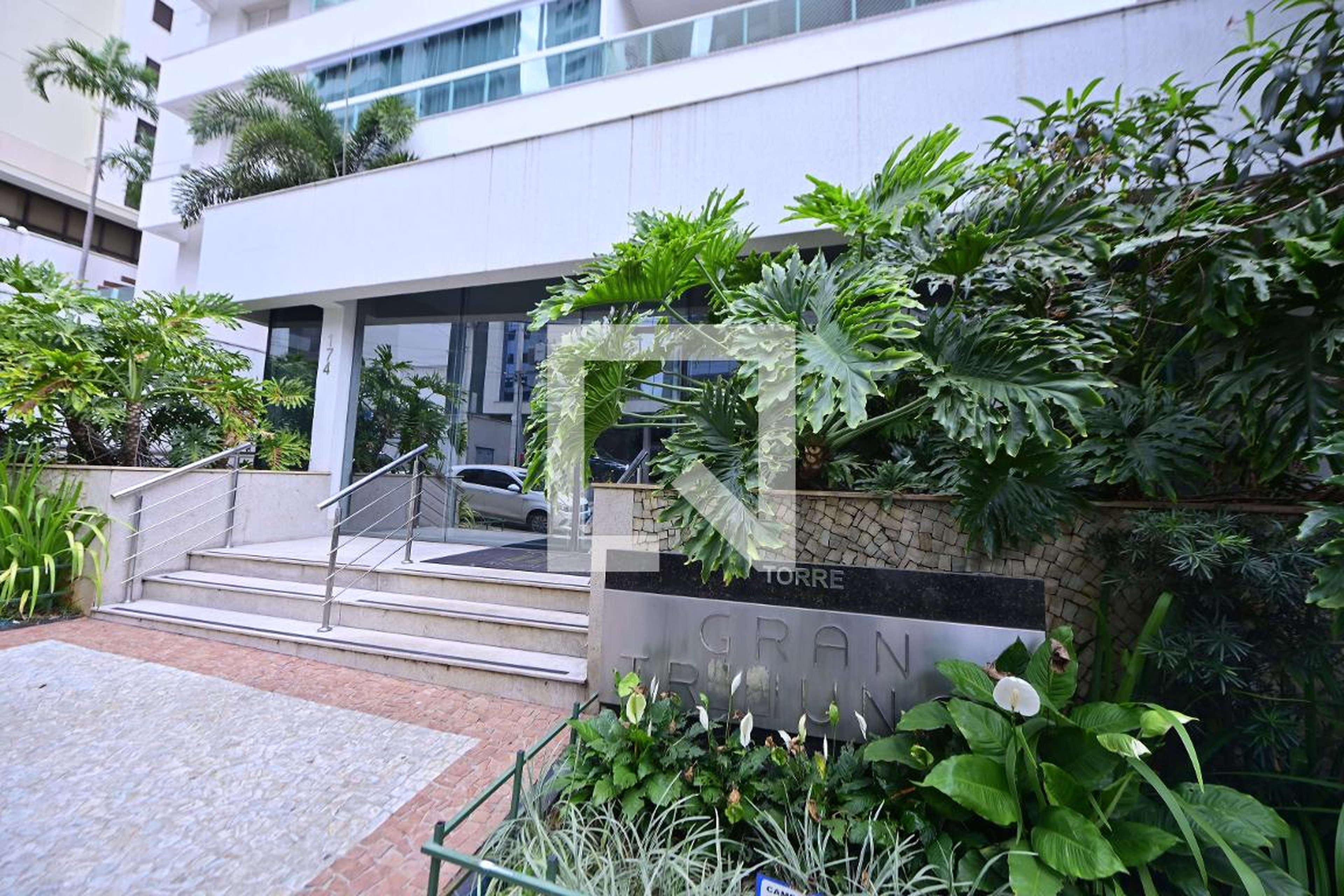 Fachada Condomínio Gran Trhiunfo