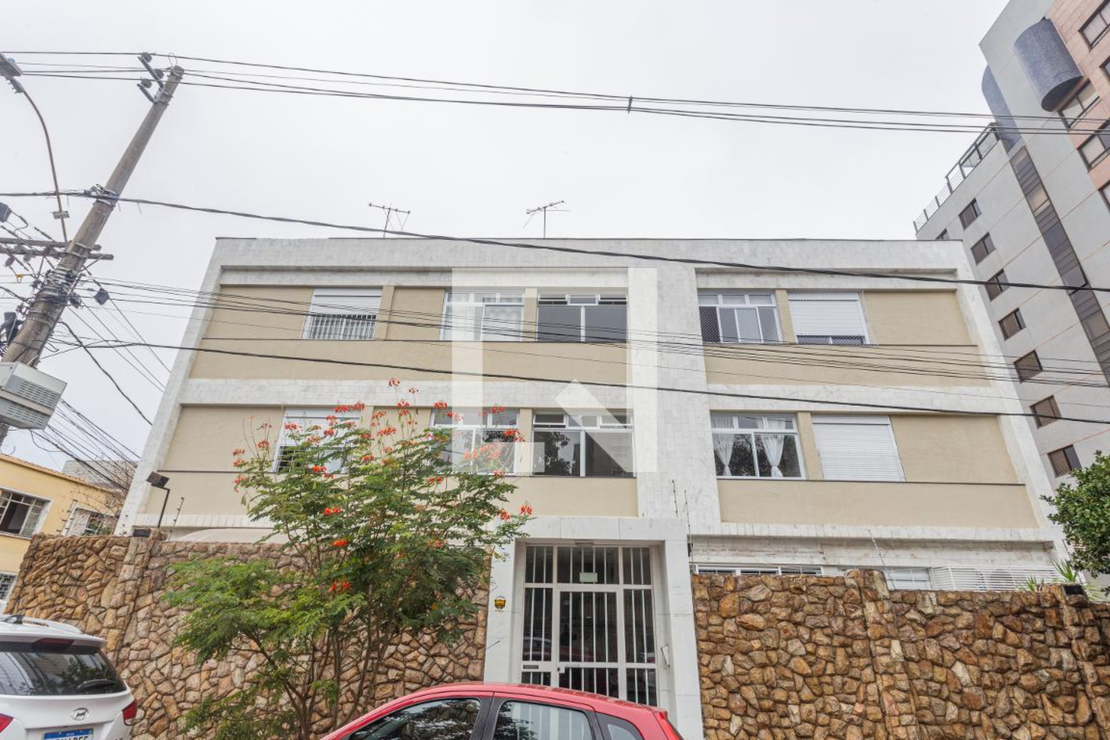 Fachada Condomínio em Rua Lavras, 547