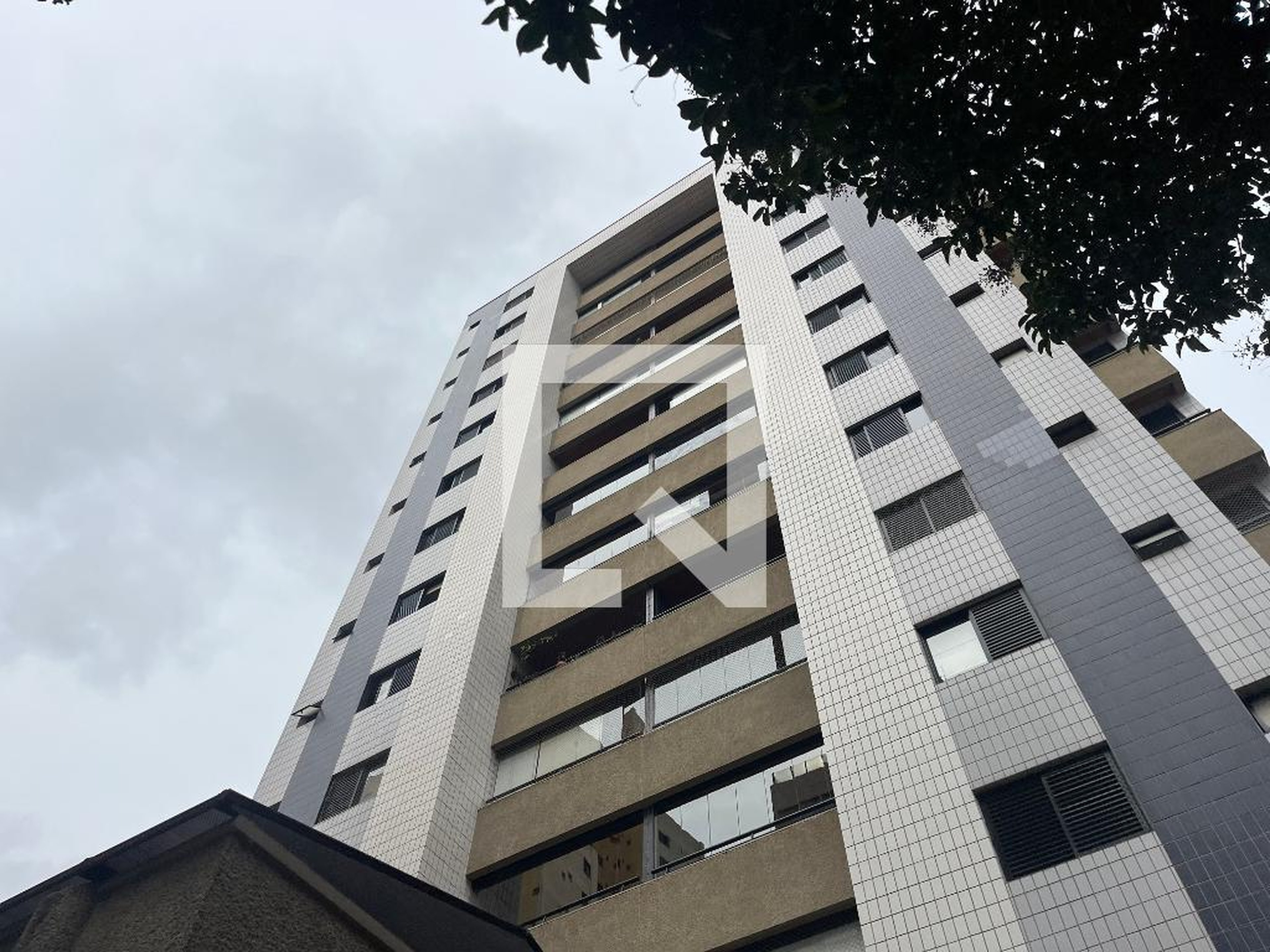 Fachada do Prédio Condomínio Iperoig Plaza