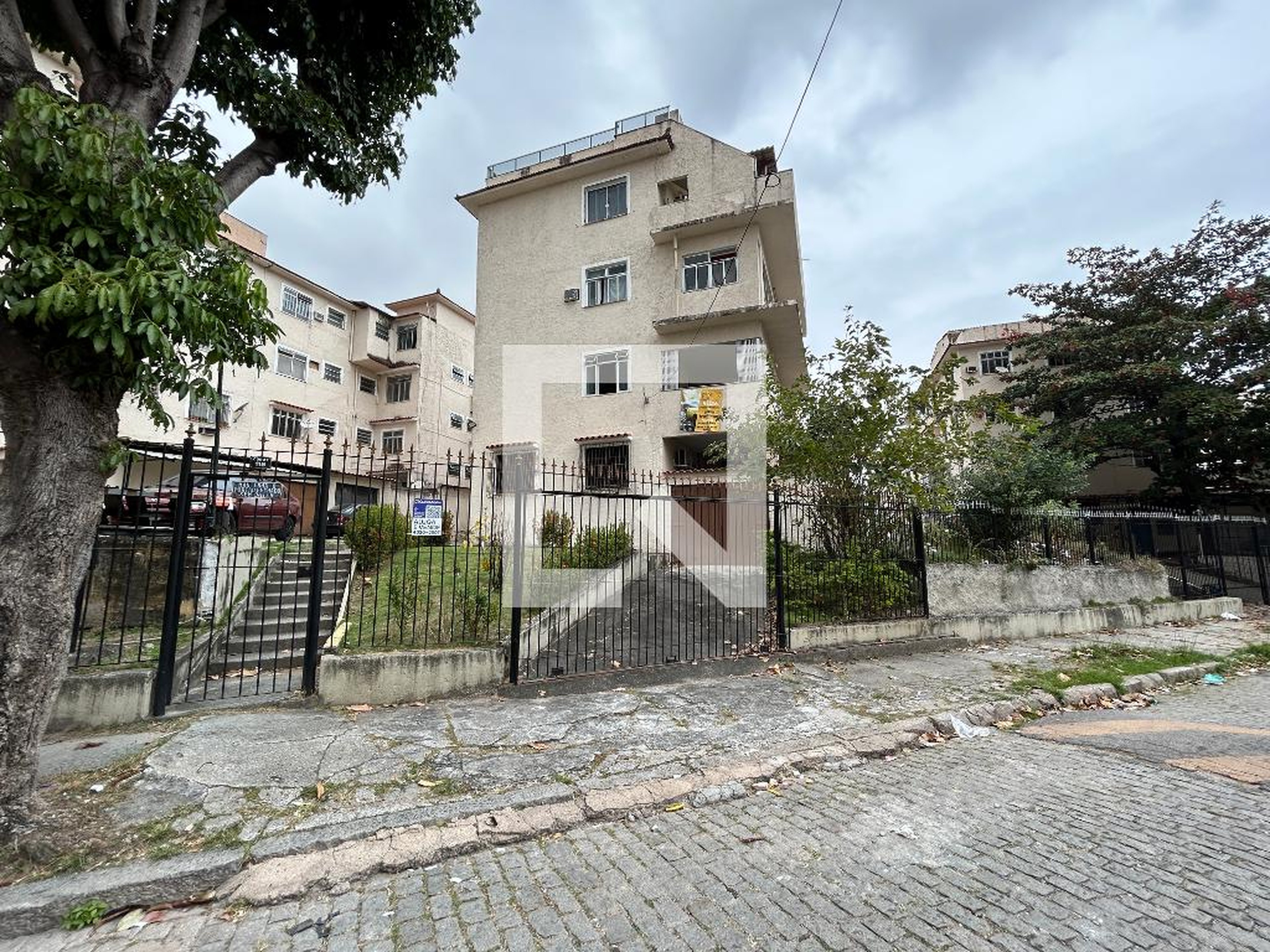 Fachada Condomínio em Rua Corot, 115