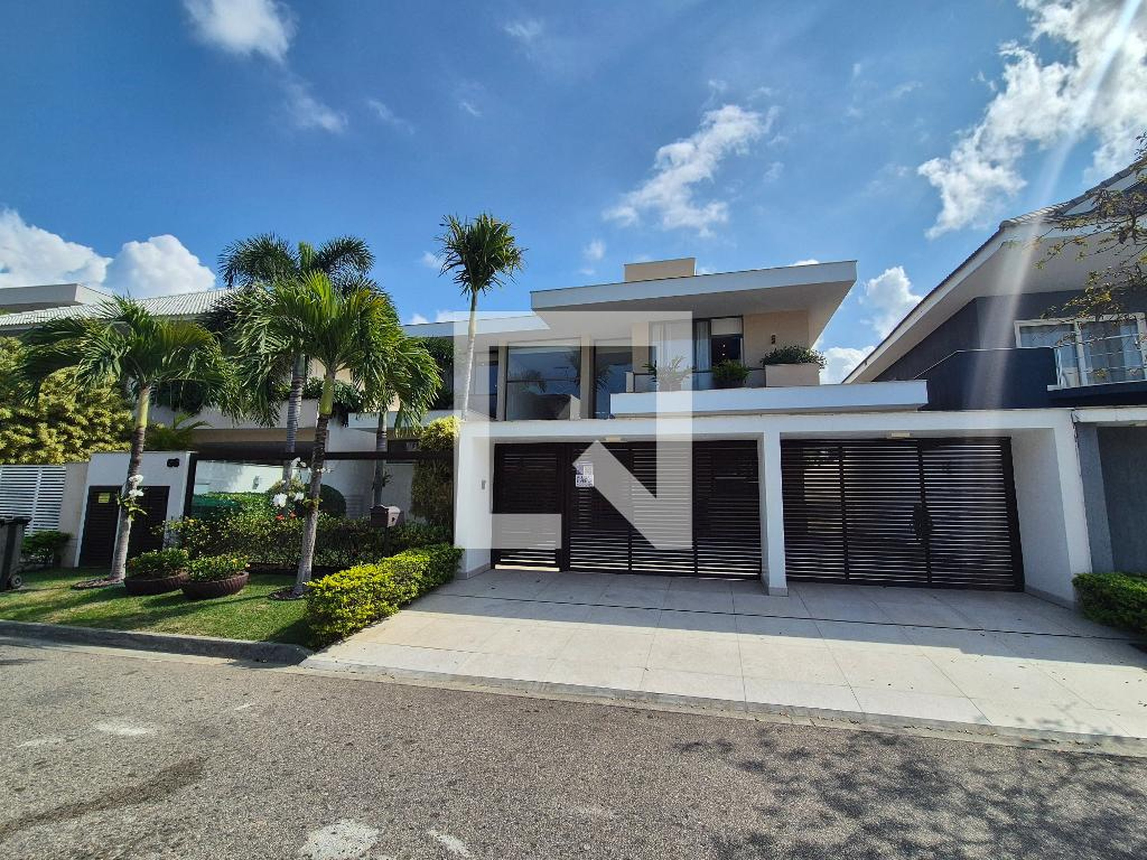 Fachada Condomínio em Rua Bernardo Goldwasser, 66